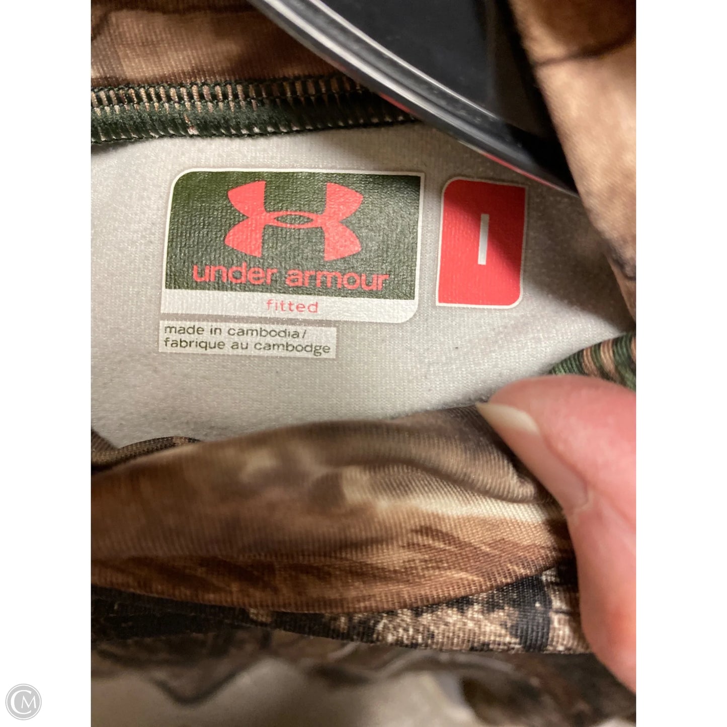 Top Long Sleeve By Under Armour In Camouflage Print, Size: L