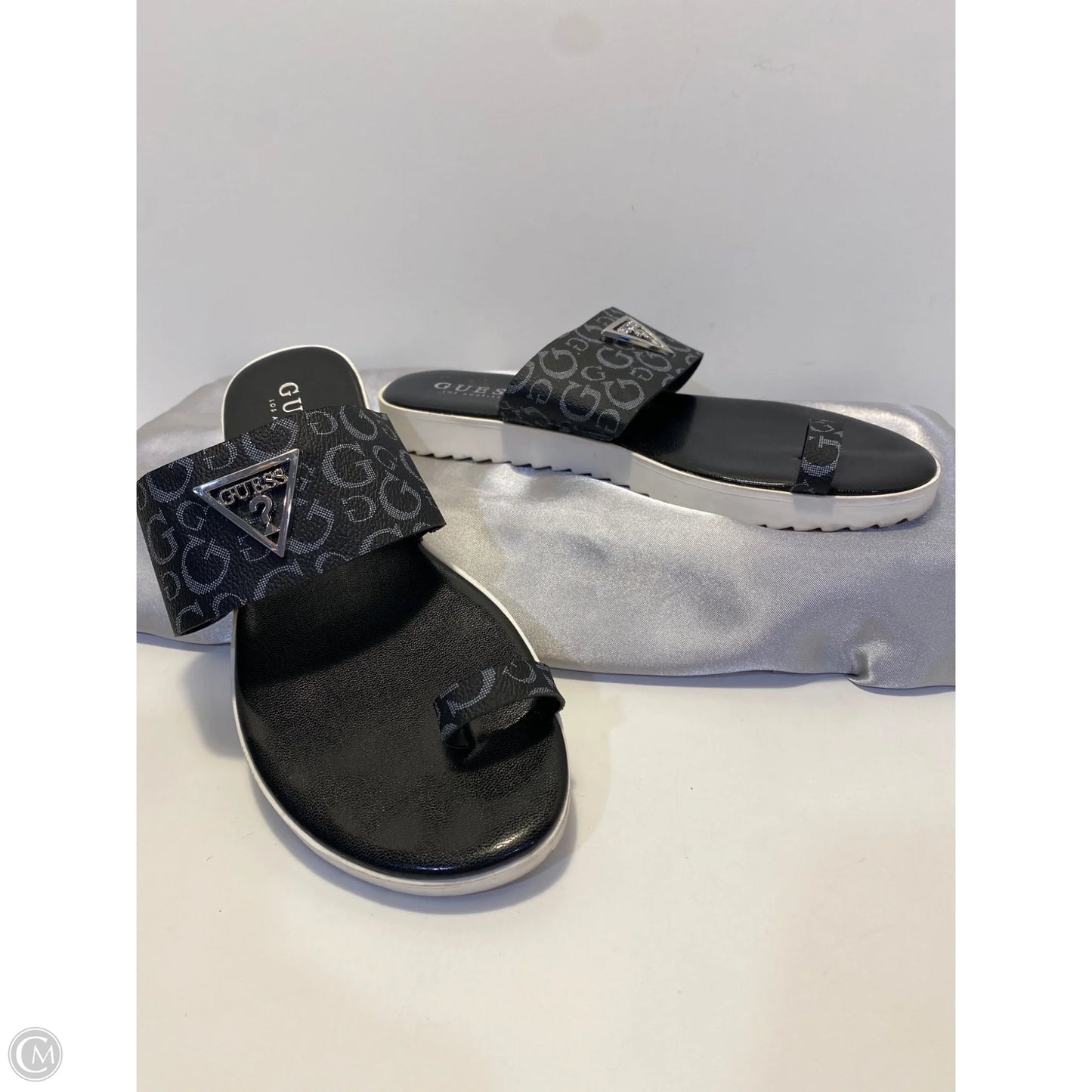 Sandals Flats By Guess In Black, Size: 7