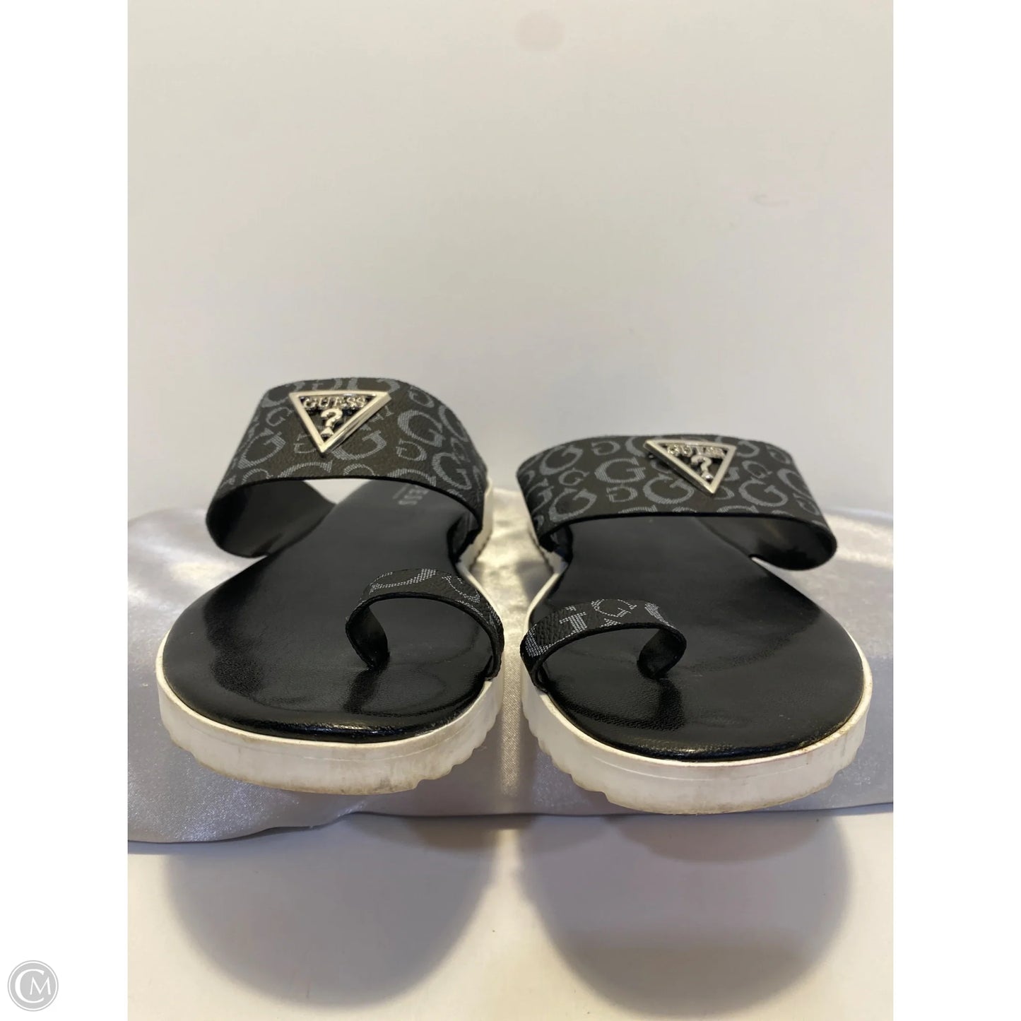 Sandals Flats By Guess In Black, Size: 7