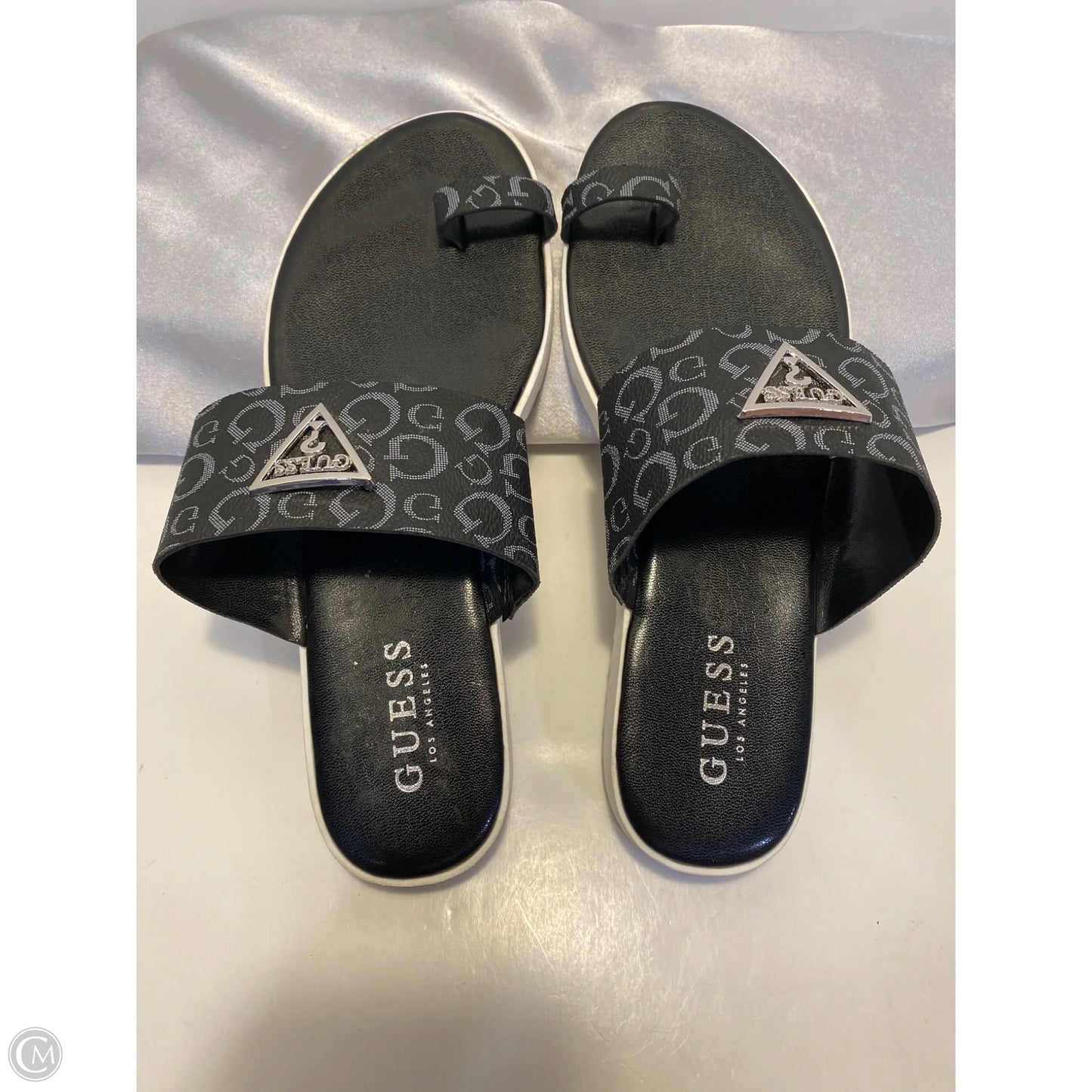 Sandals Flats By Guess In Black, Size: 7