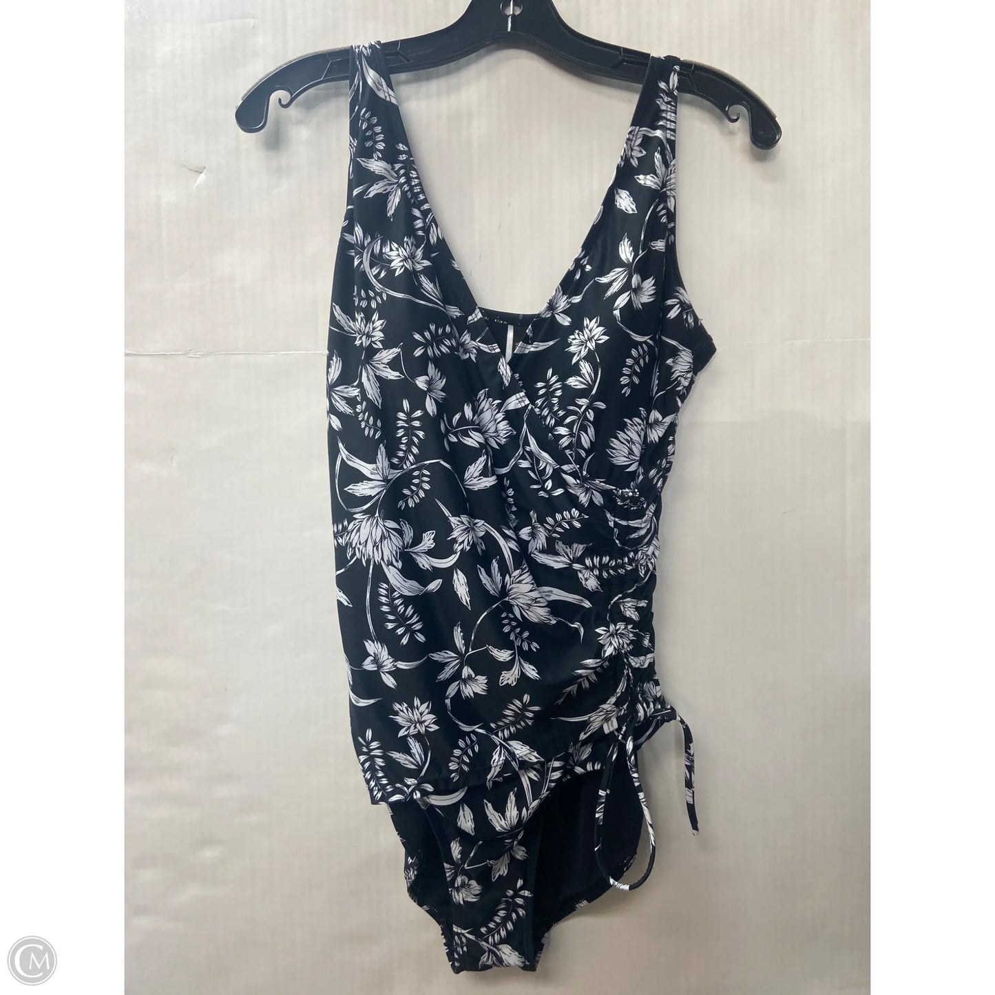 Swimsuit By Clothes Mentor In Black & White, Size: L