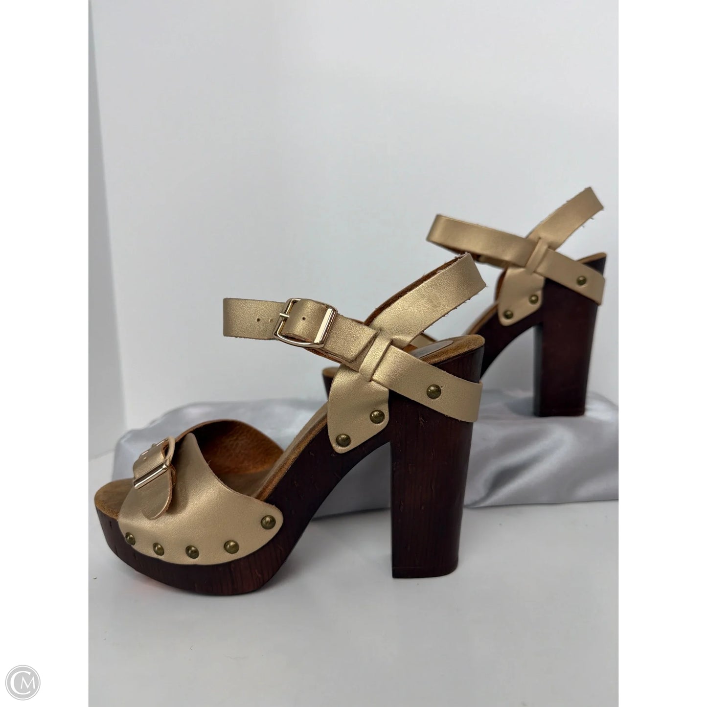 Sandals Heels Block By Refresh In Gold, Size: 8