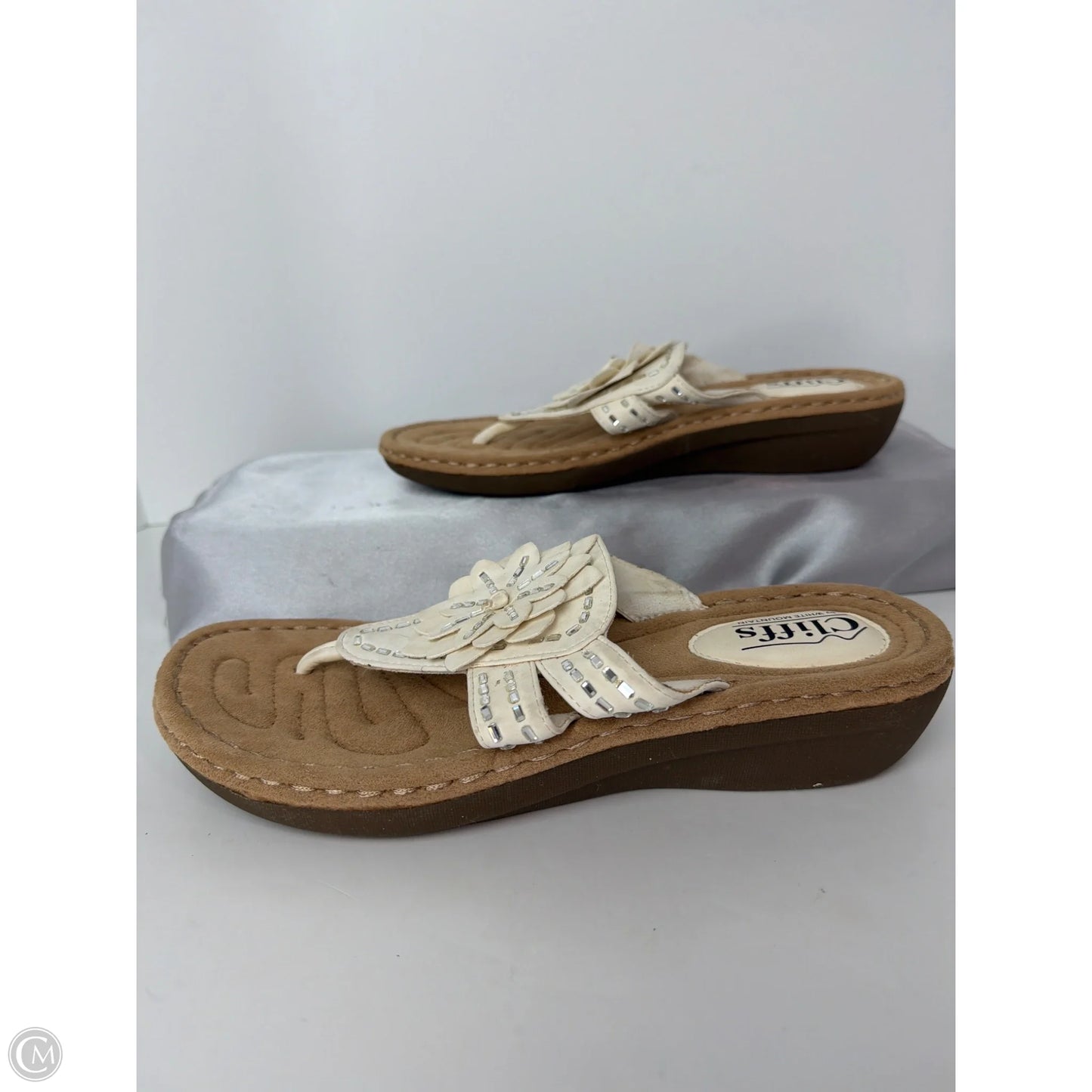 Sandals Flats By Cliffs By White Mountain In Cream, Size: 9
