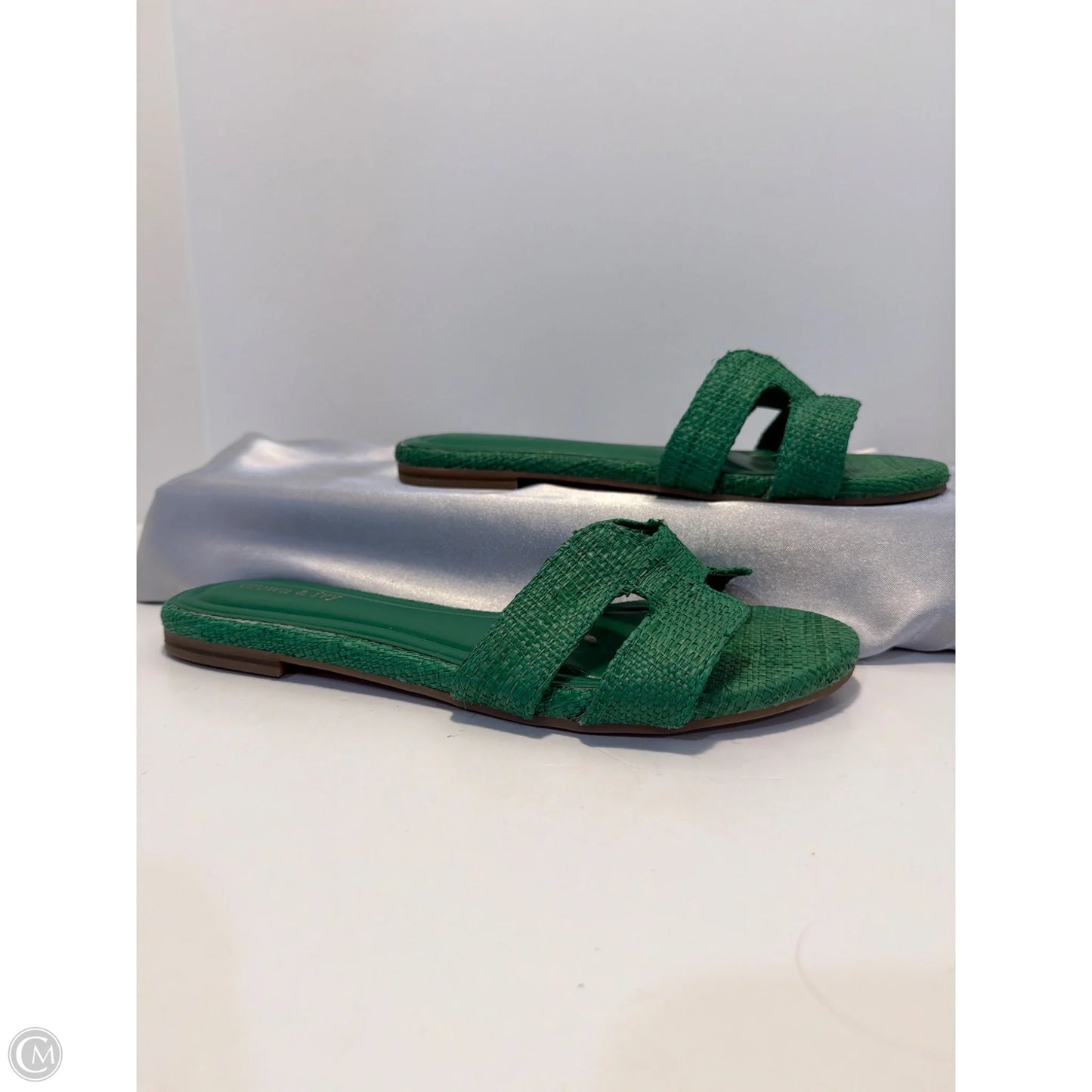 Sandals Flats By Crown And Ivy In Green, Size: 8.5