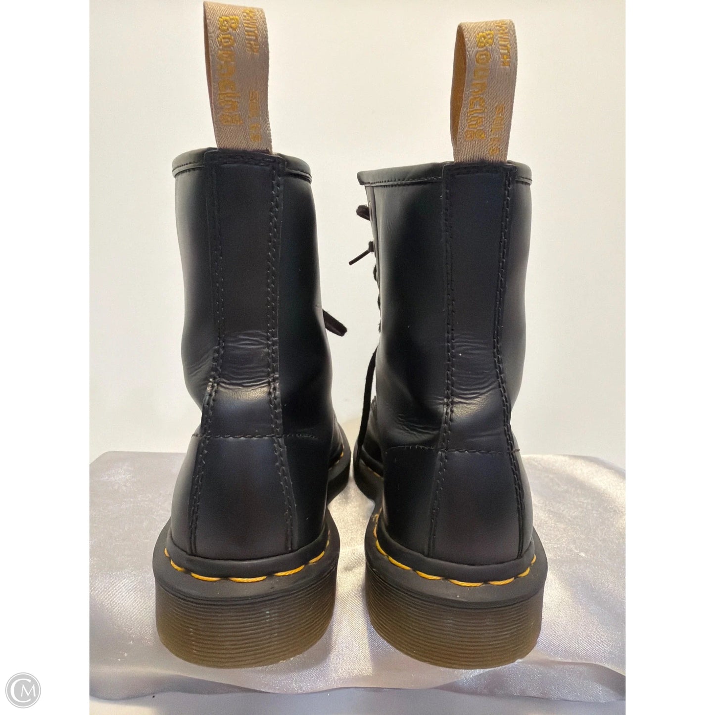 Boots Leather By Dr Martens In Black, Size: 6