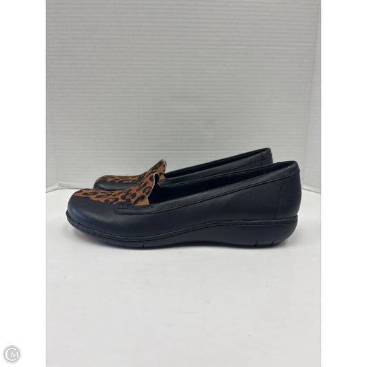 Shoes Flats By Clarks In Animal Print, Size: 9