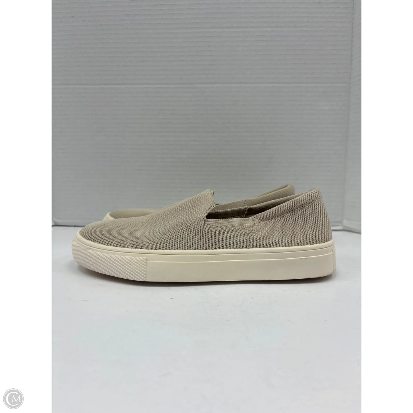 Shoes Sneakers By Old Navy In Tan, Size: 6