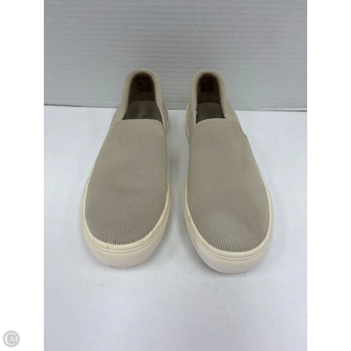 Shoes Sneakers By Old Navy In Tan, Size: 6