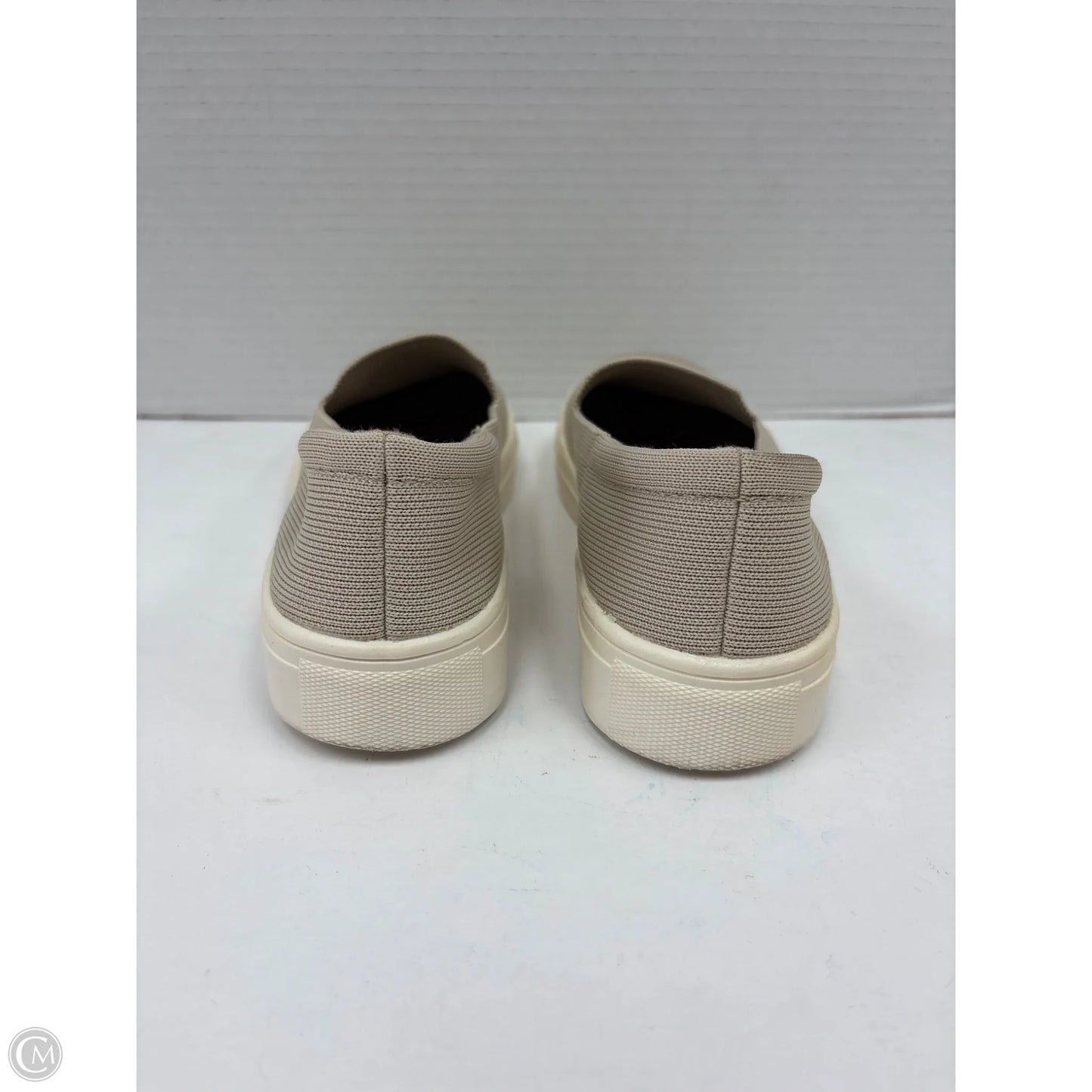 Shoes Sneakers By Old Navy In Tan, Size: 6