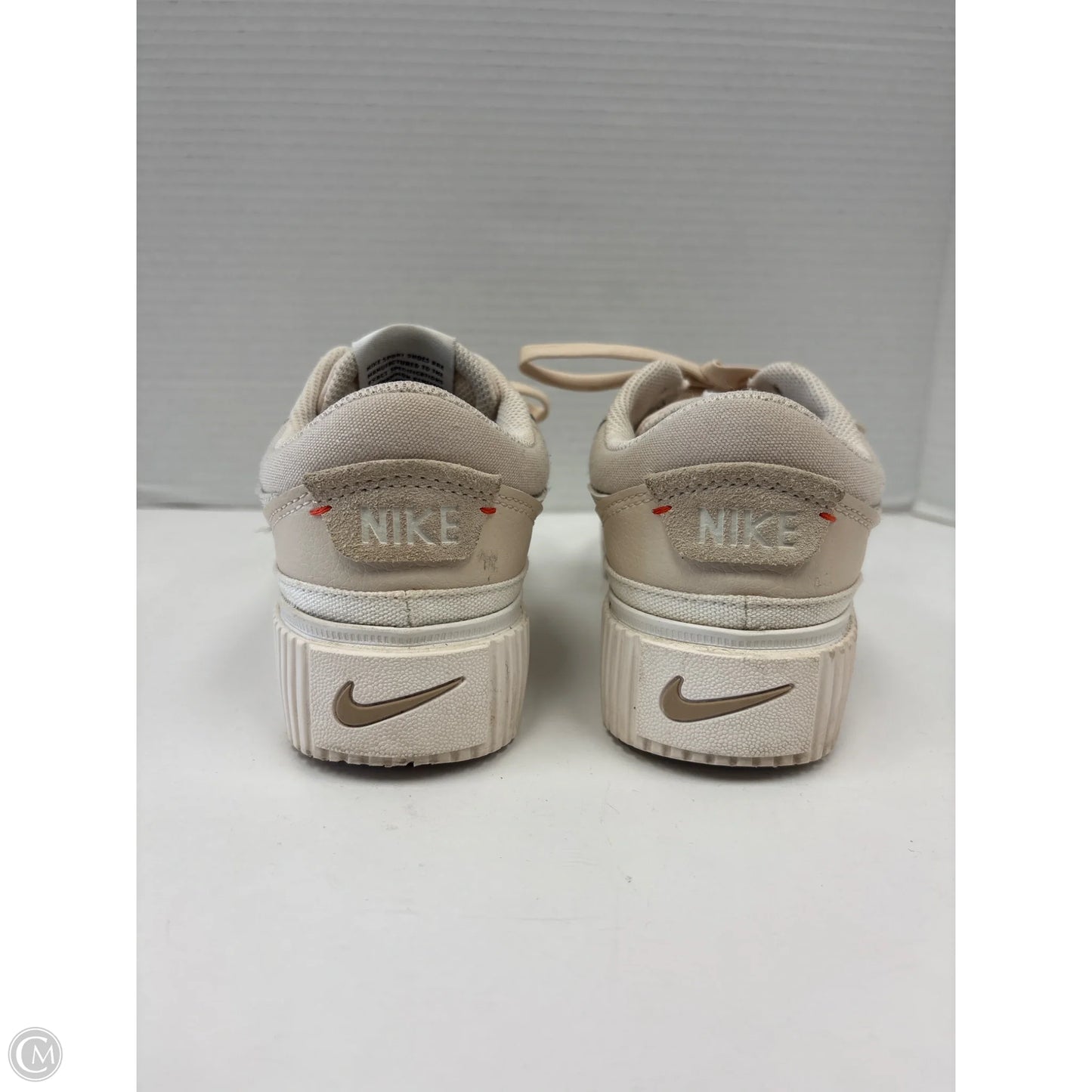Shoes Sneakers By Nike In Tan, Size: 5.5