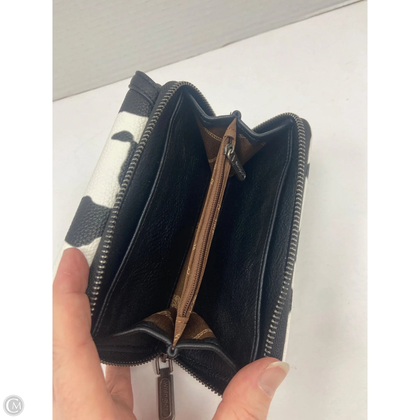 Wallet By Wrangler, Size: Medium