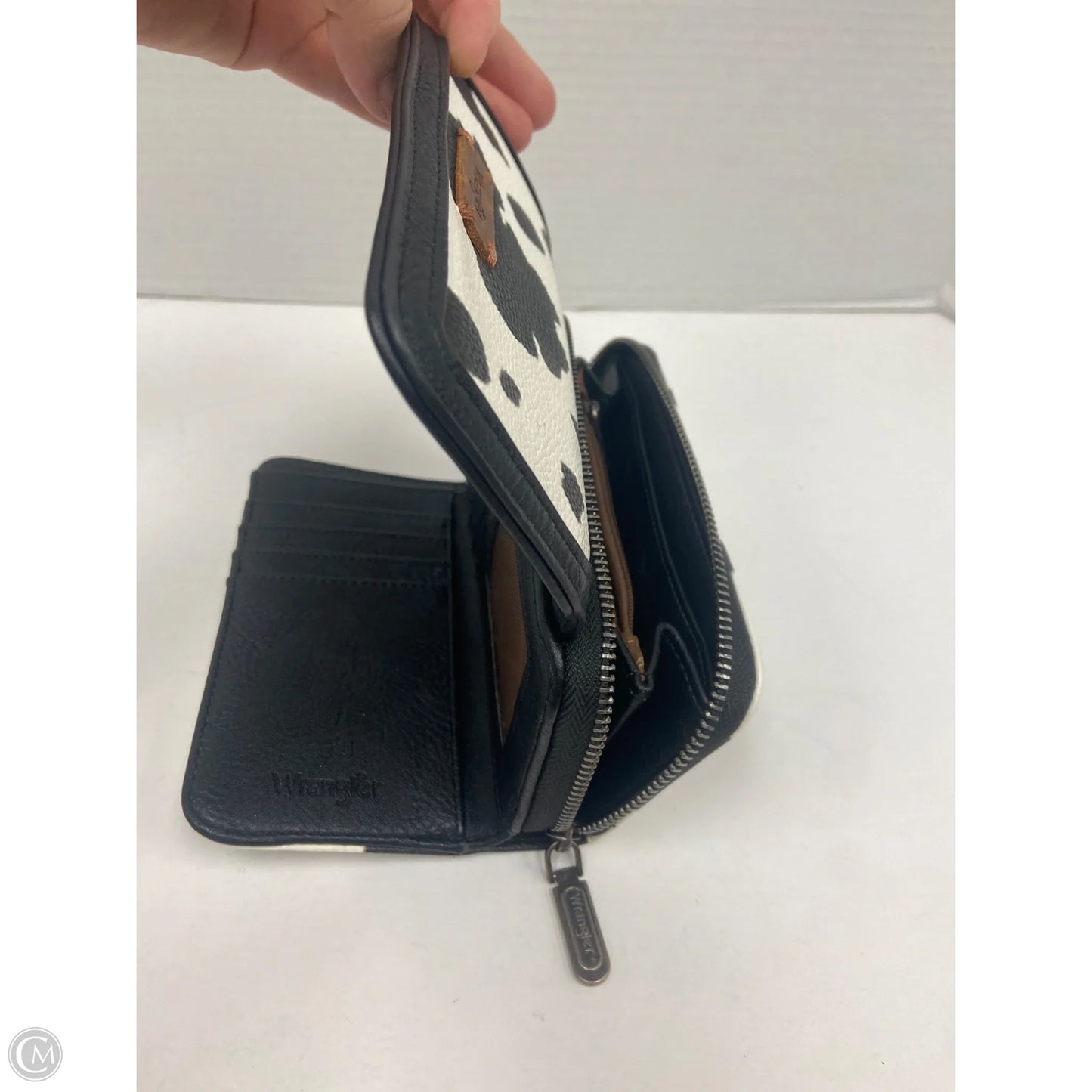 Wallet By Wrangler, Size: Medium