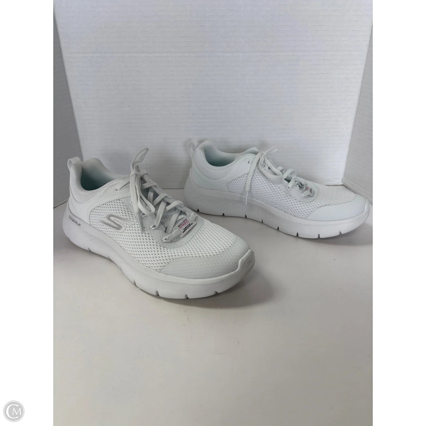 Shoes Athletic By Skechers In White, Size: 8.5