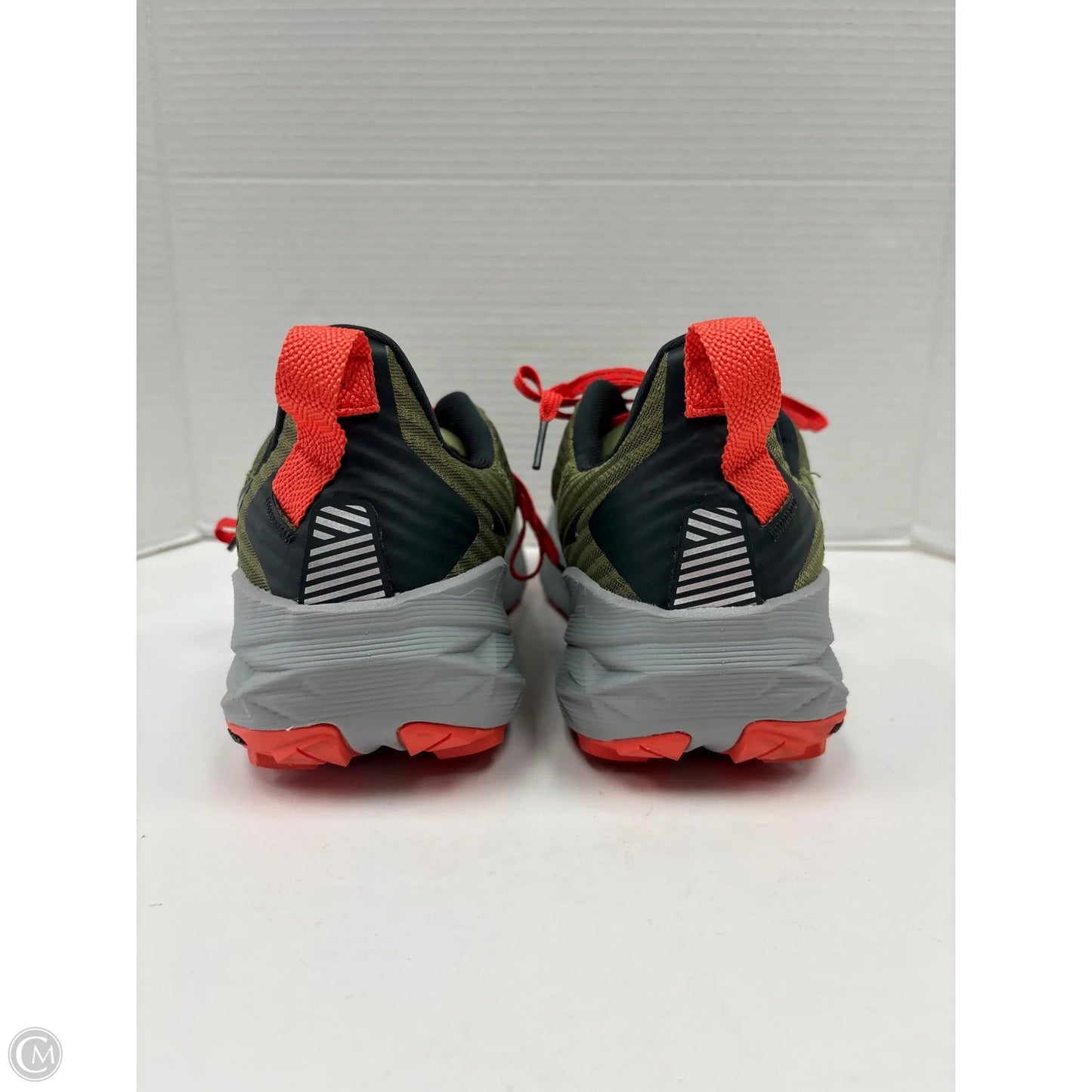 Shoes Sneakers By Clothes Mentor In Green, Size: 10.5