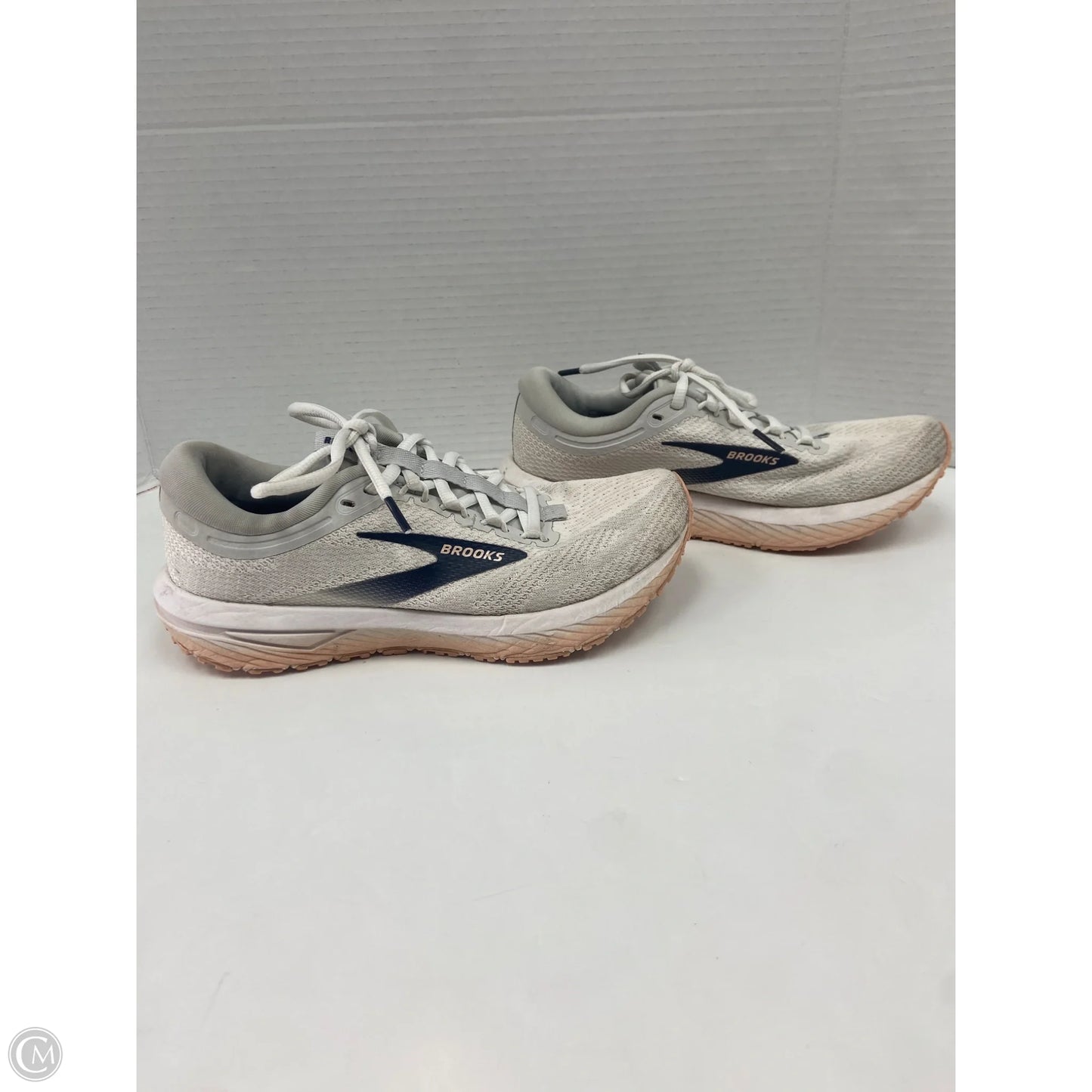 Shoes Athletic By Brooks In White, Size: 6