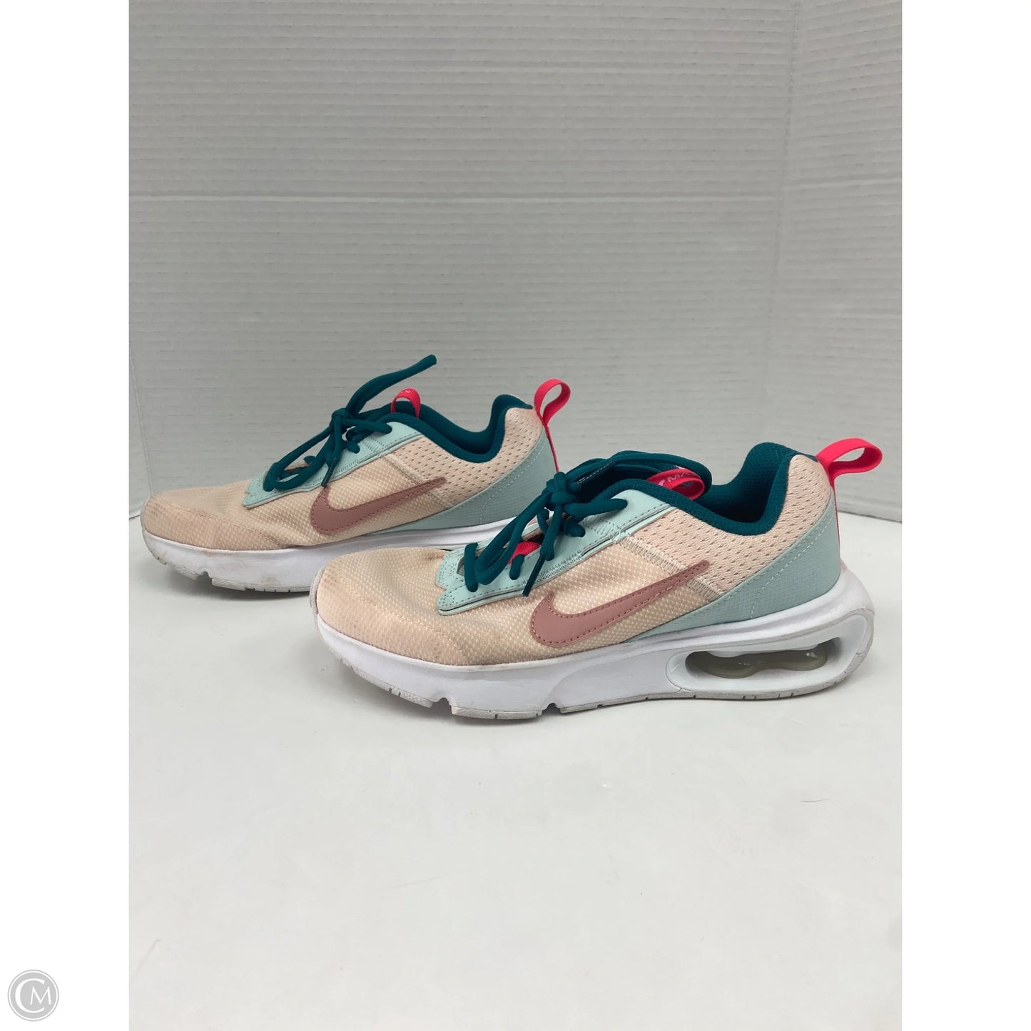 Shoes Athletic By Nike In Peach, Size: 6