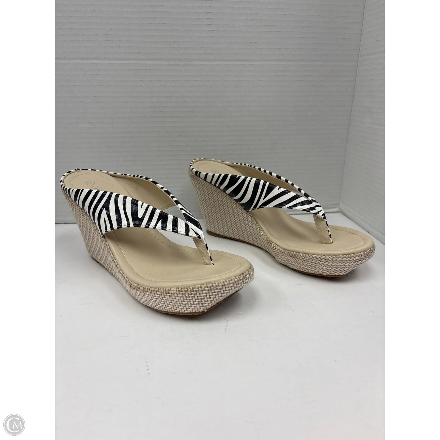 Sandals Heels Wedge By Clothes Mentor In Black & White, Size: 9.5