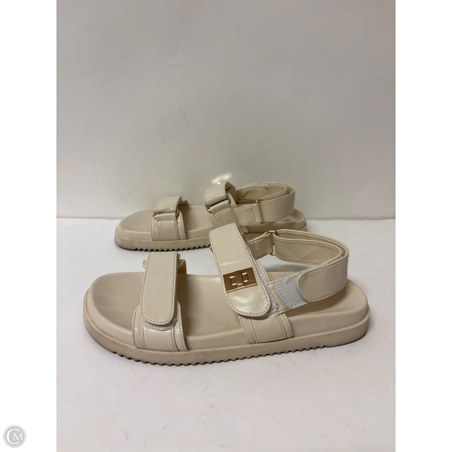 Sandals Flats By Clothes Mentor In Cream, Size: 8