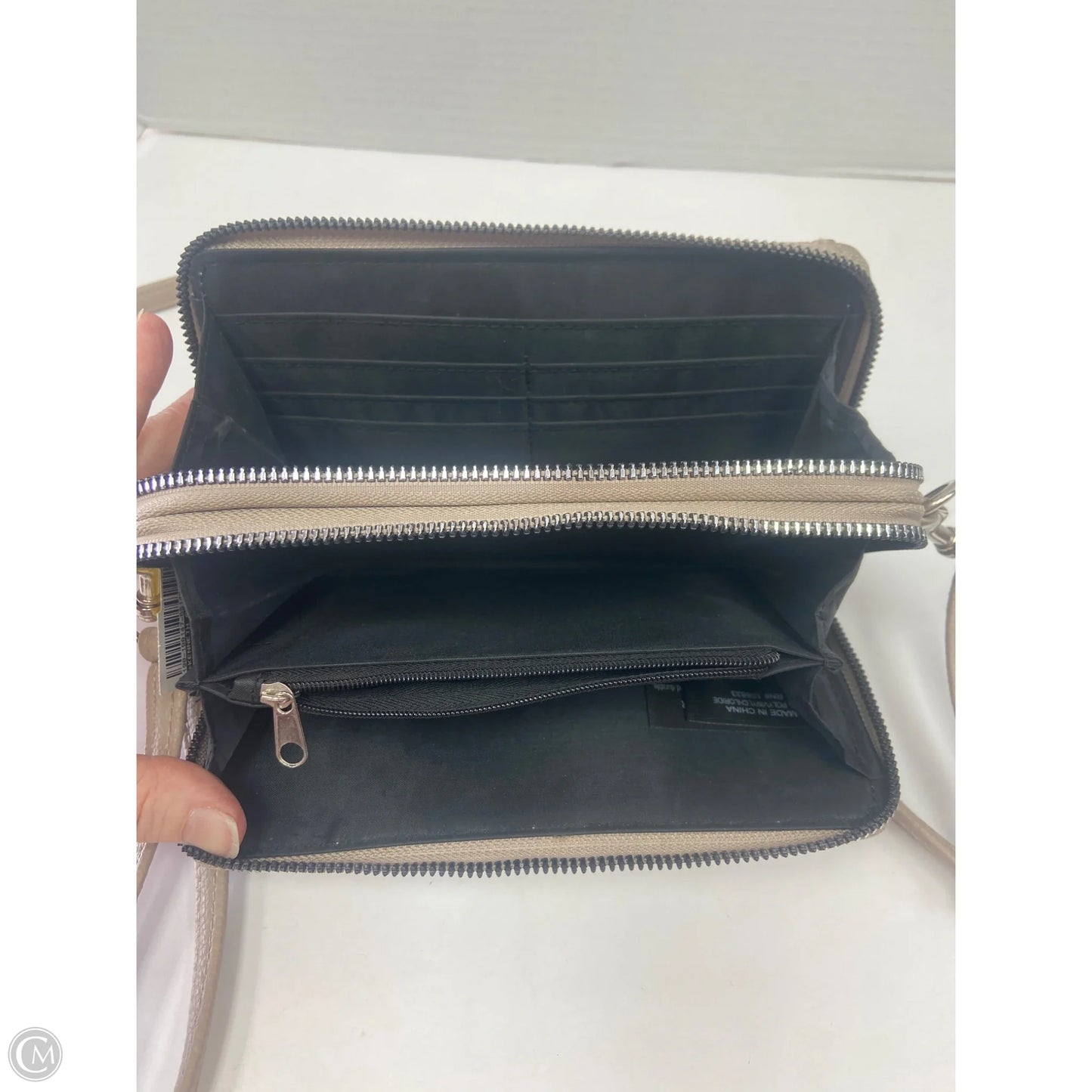 Crossbody By Kenneth Cole Reaction, Size: Medium