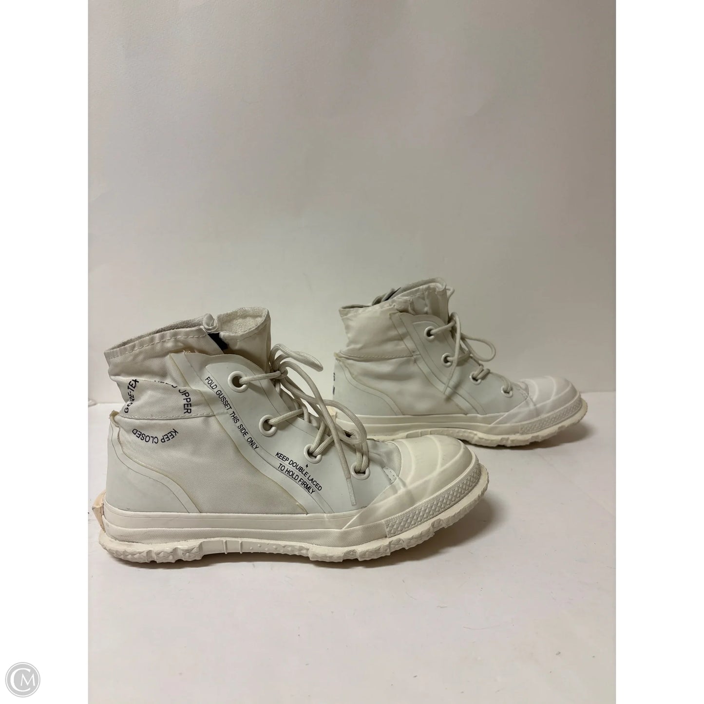 Boots Ankle Flats By Converse In White, Size: 8