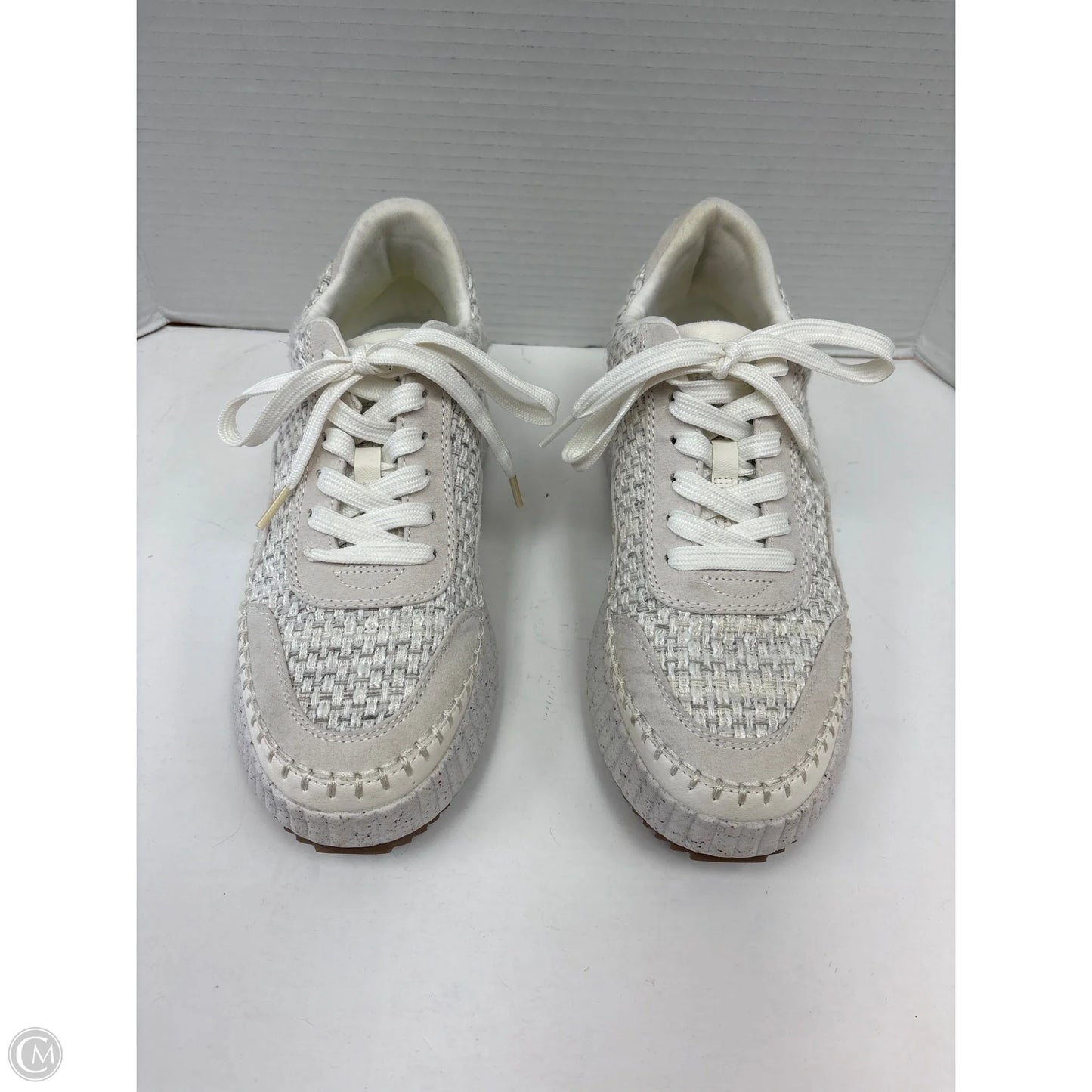 Shoes Sneakers By Universal Thread In White, Size: 8.5