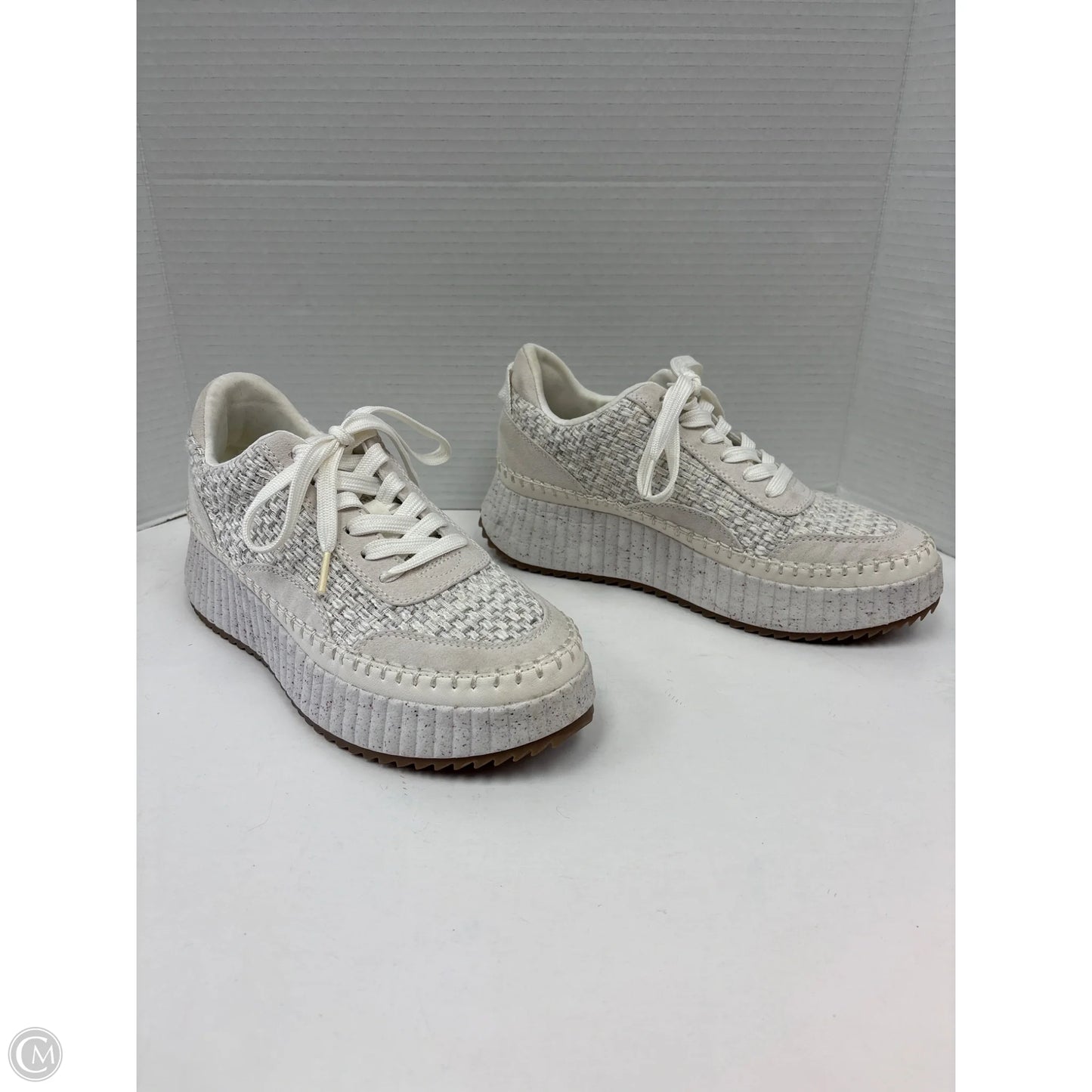 Shoes Sneakers By Universal Thread In White, Size: 8.5