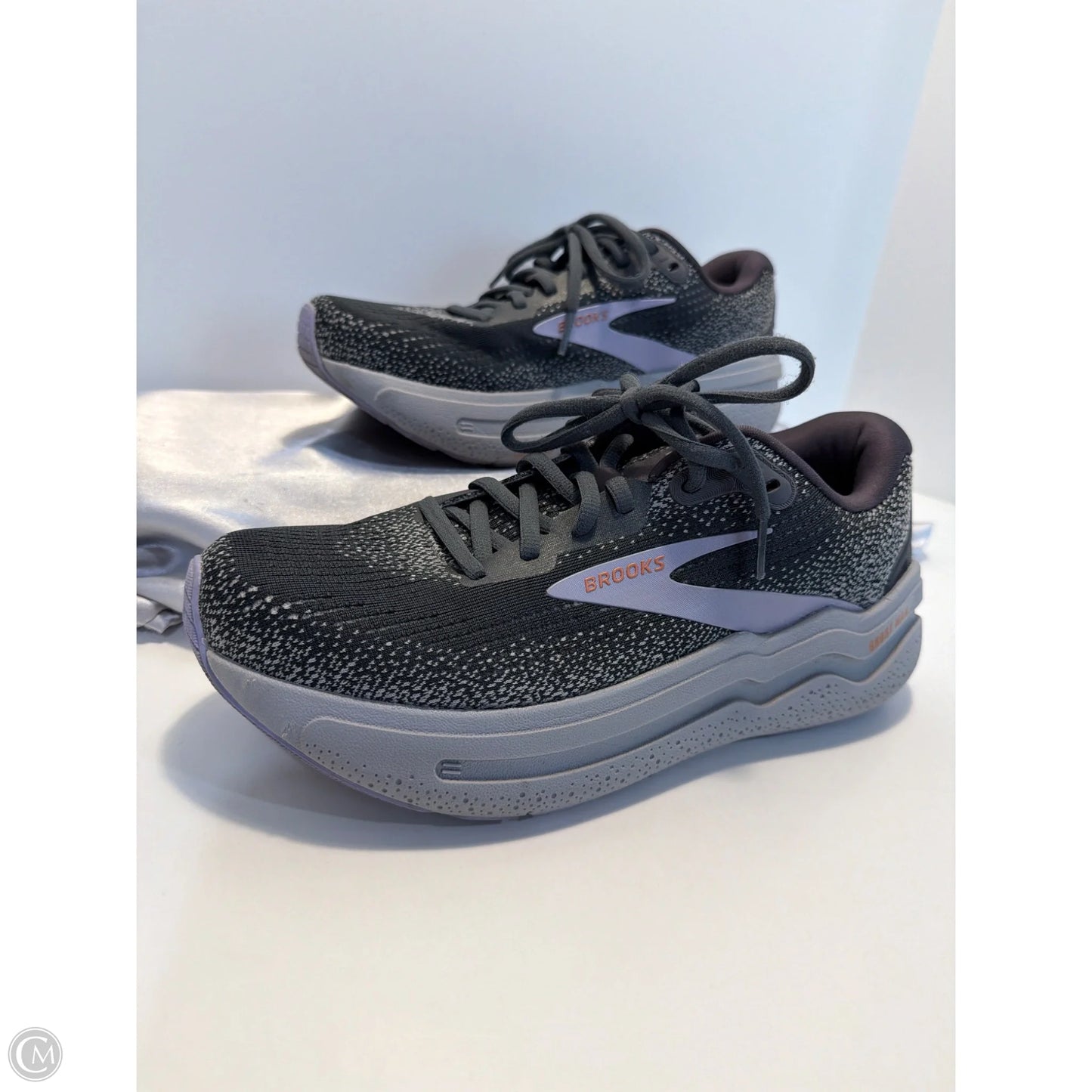Shoes Athletic By Brooks In Grey, Size: 8.5