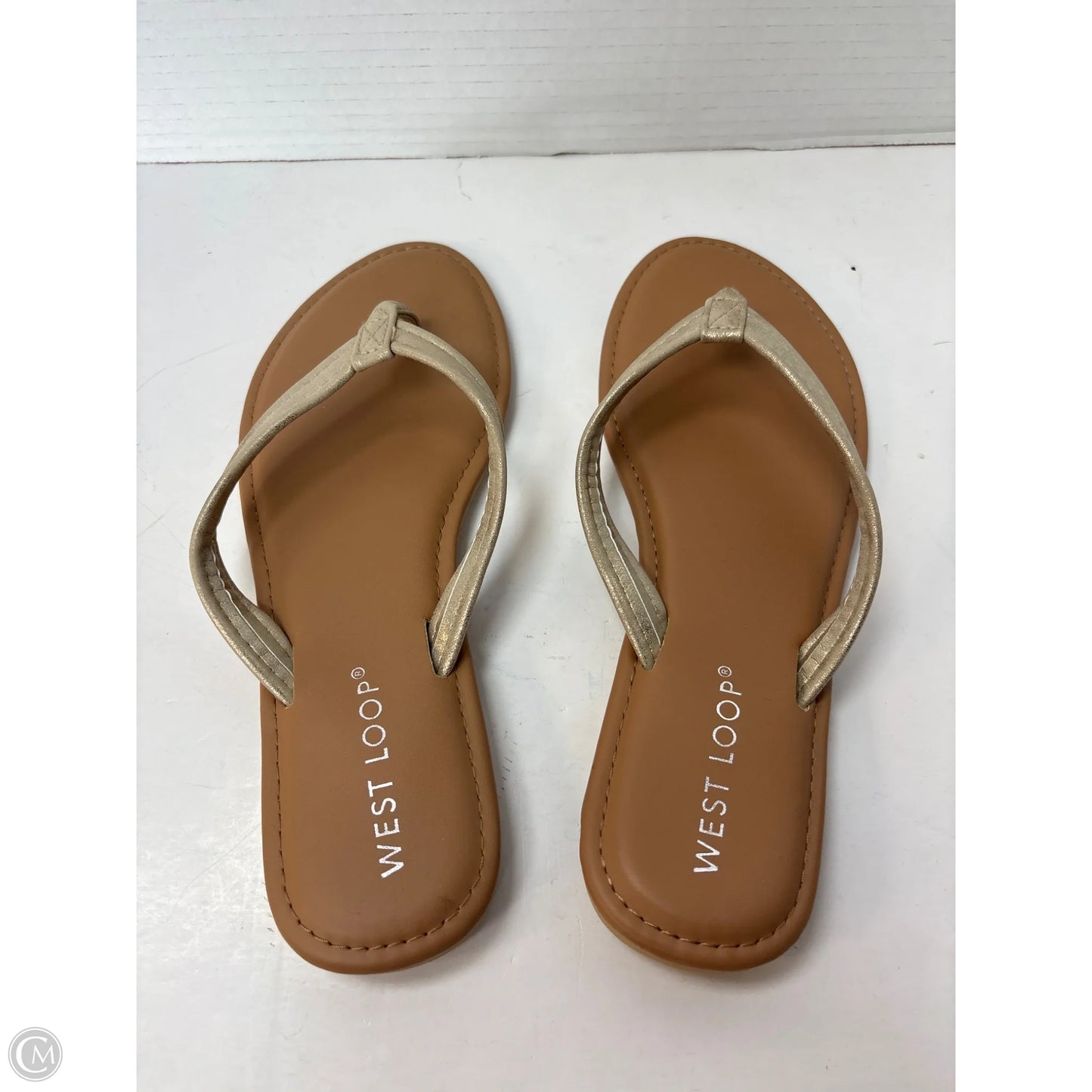 Sandals Flats By Clothes Mentor In Gold, Size: 7