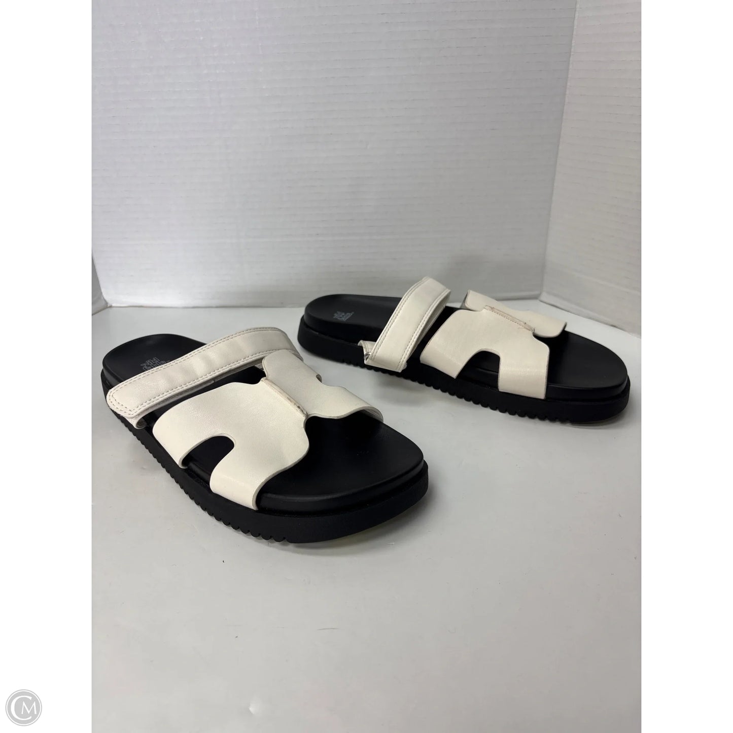 Sandals Flats By Wild Fable In White, Size: 9.5