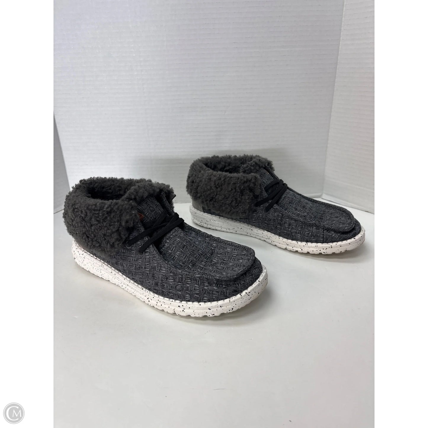 Shoes Flats By Hey Dude In Grey, Size: 7