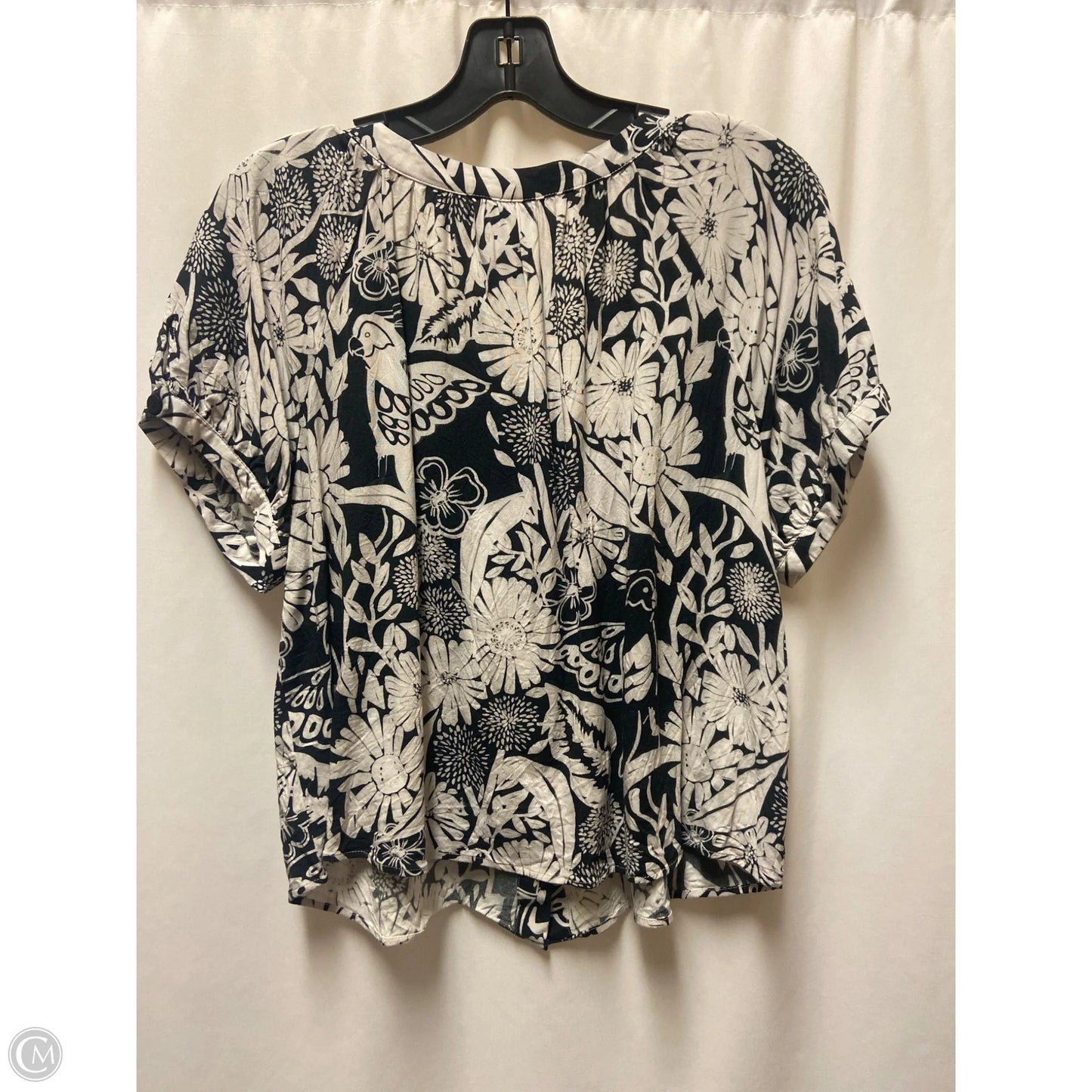 Top Short Sleeve By Cabi In Black & White, Size: M