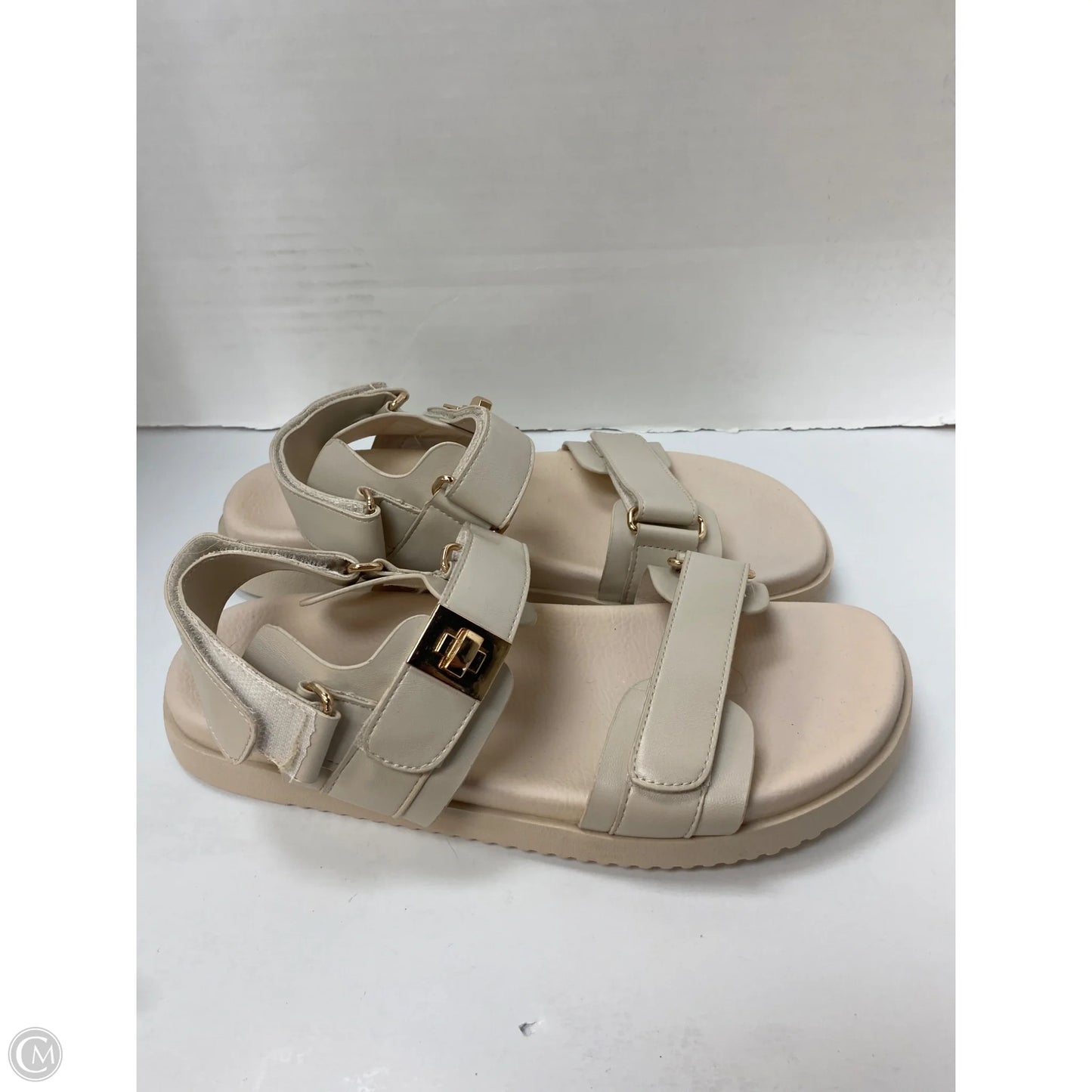 Sandals Flats By Clothes Mentor In Cream, Size: 9