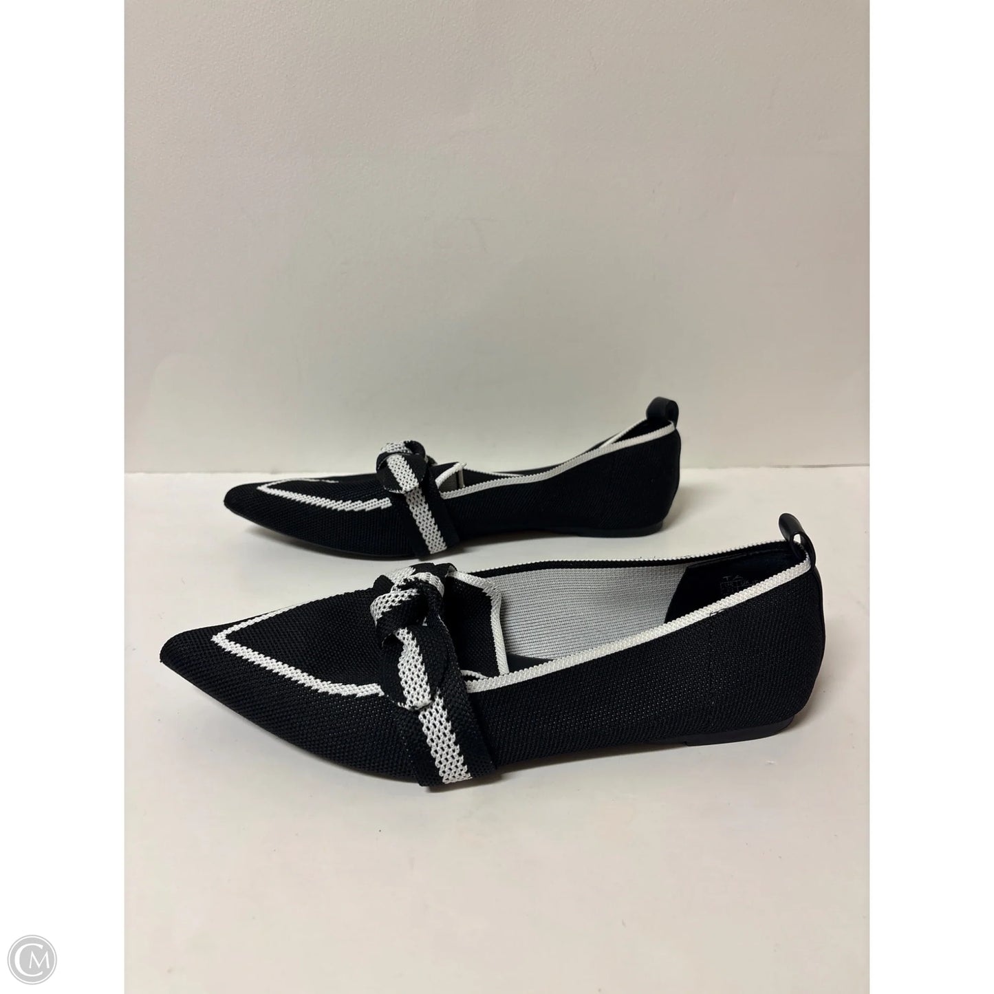 Shoes Flats By Tahari In Black & White, Size: 10