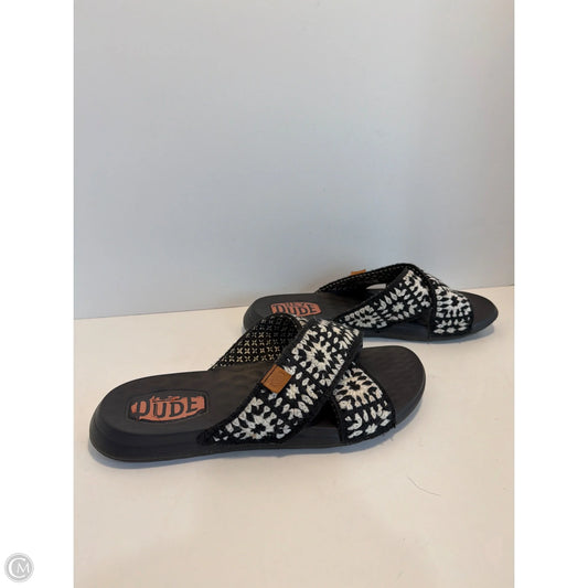Sandals Flats By Hey Dude In Black & White, Size: 10