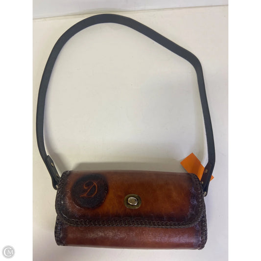 Clutch By Clothes Mentor, Size: Small