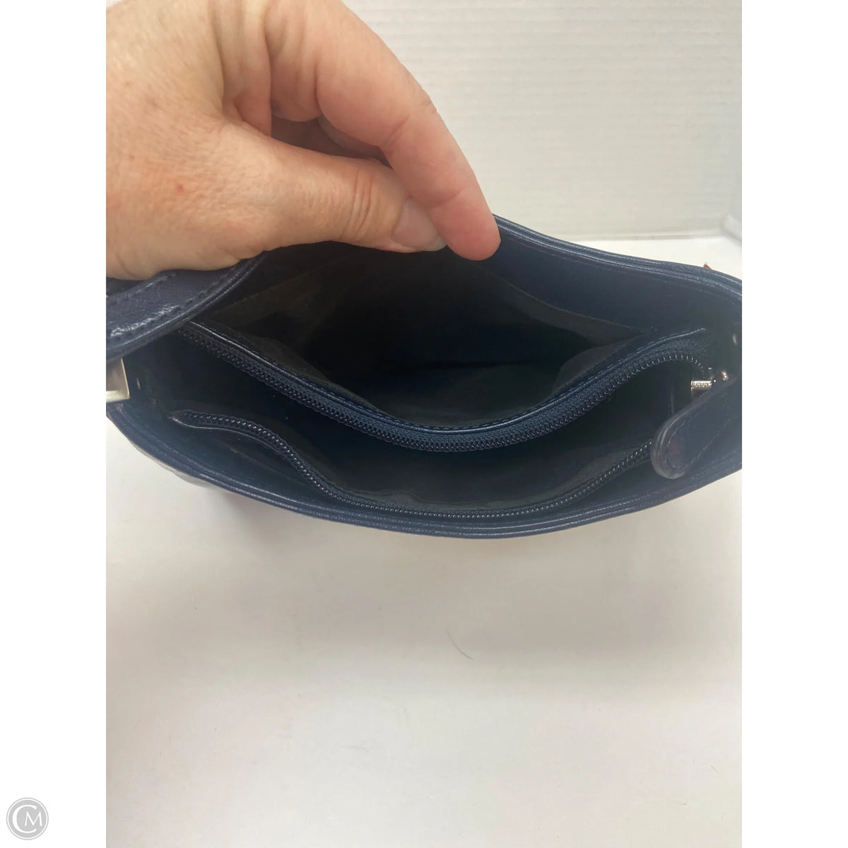 Handbag By Liz Claiborne, Size: Medium