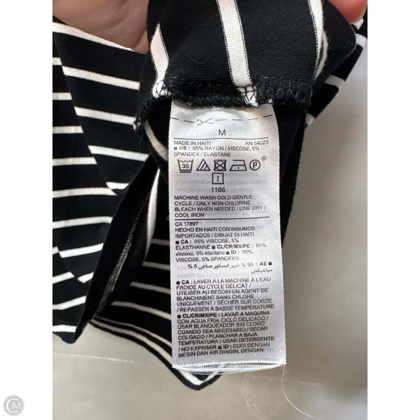 Top Sleeveless By Old Navy In Black & White, Size: M