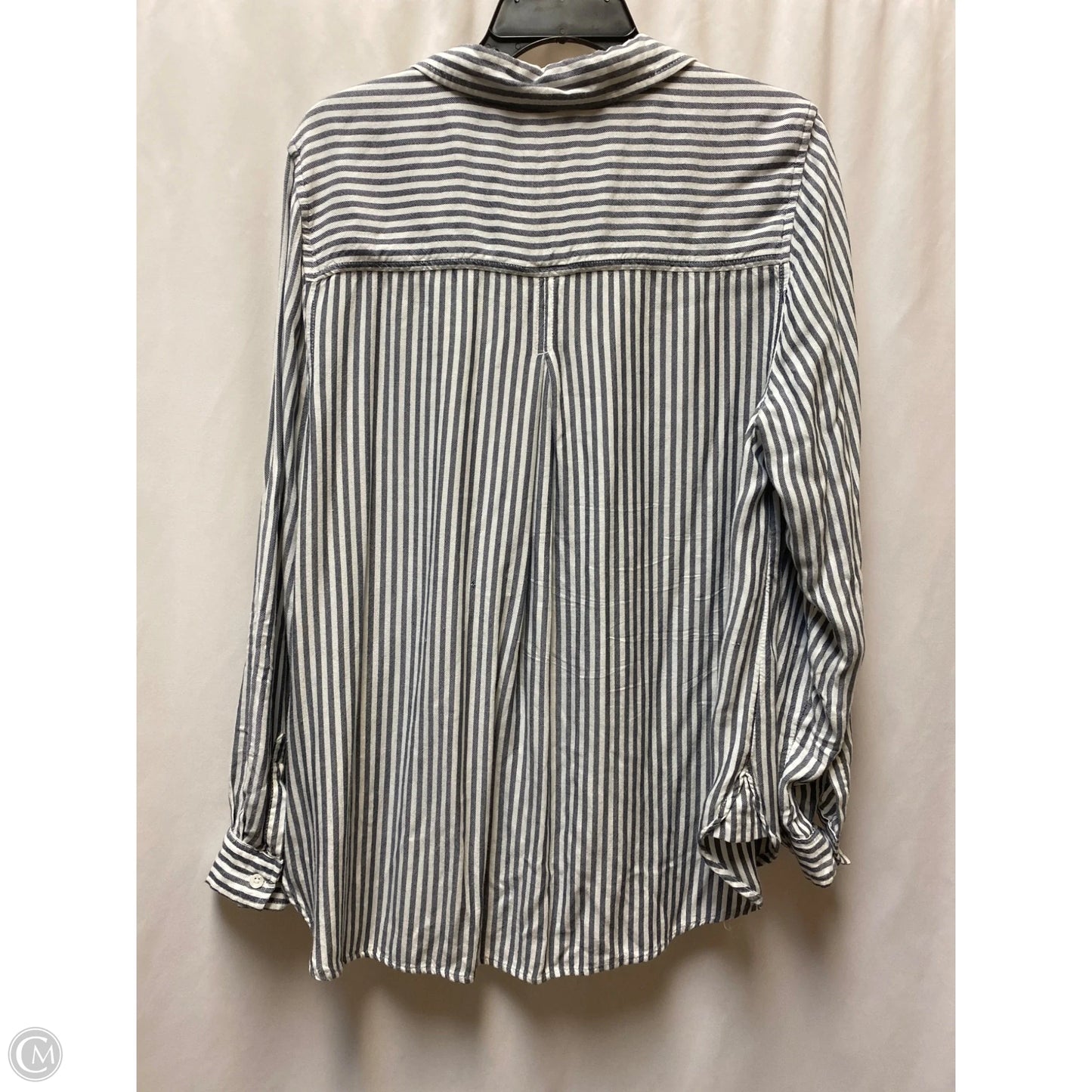 Top Long Sleeve By Terra & Sky In Grey & White, Size: 0x