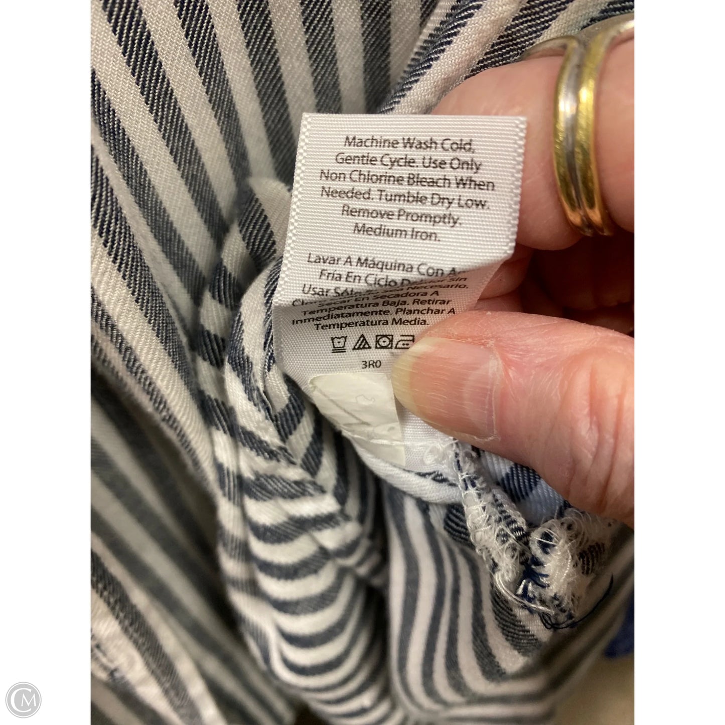 Top Long Sleeve By Terra & Sky In Grey & White, Size: 0x