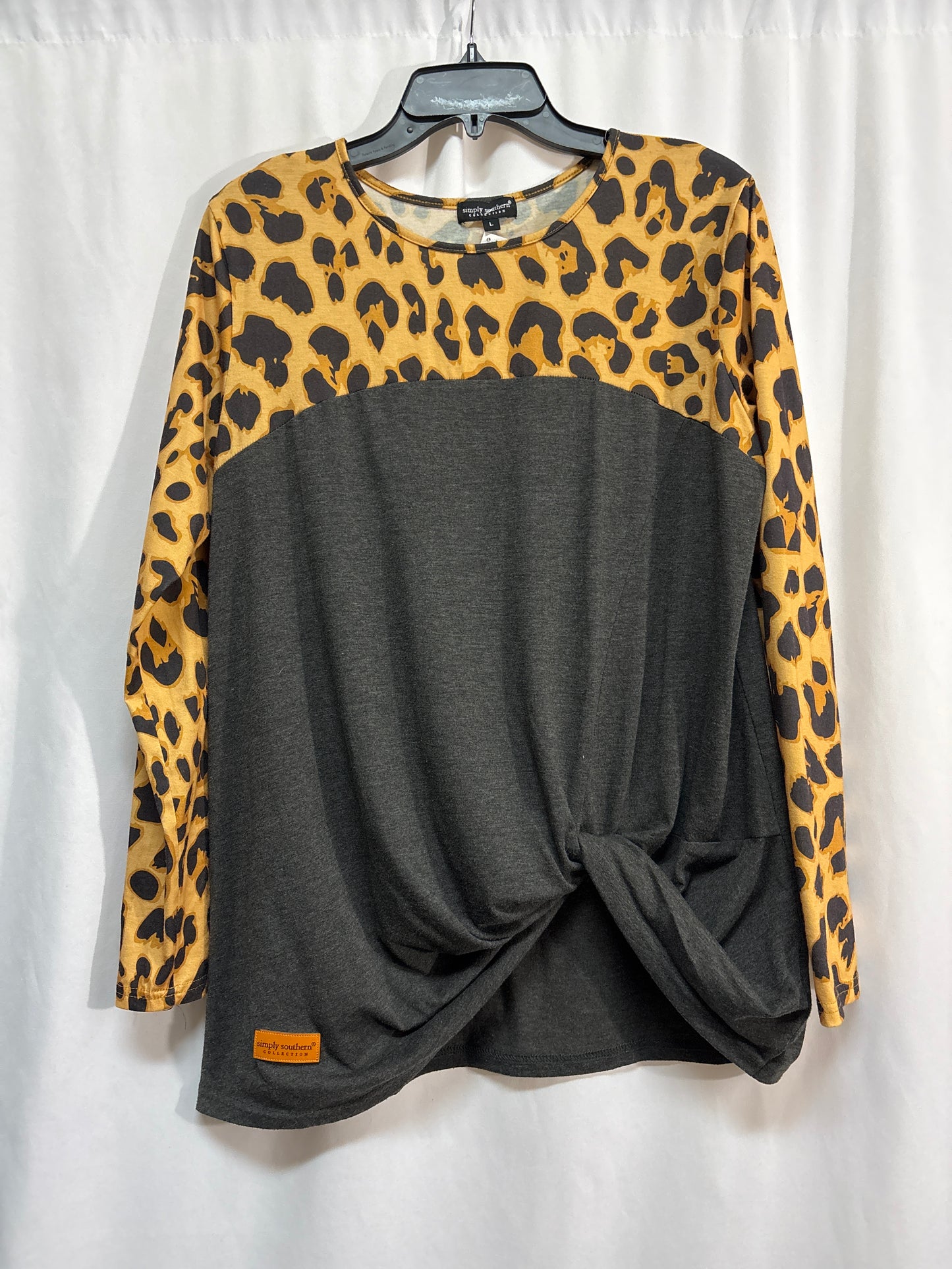 Top Long Sleeve By Simply Southern In Grey, Size: L