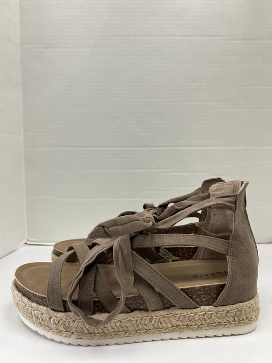 Sandals Flats By Torrid  Size: 10.5