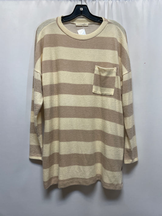 Top Long Sleeve By Clothes Mentor In Cream & Tan, Size: M