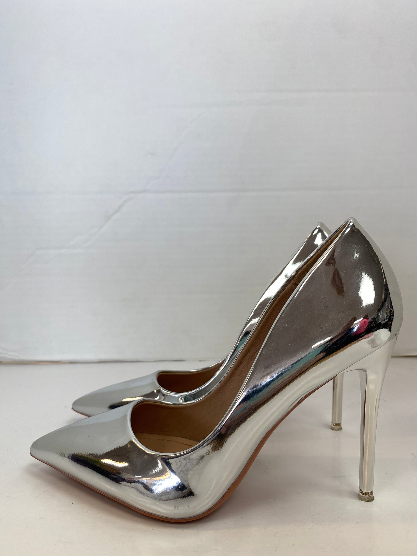 Shoes Heels Stiletto By Clothes Mentor In Silver, Size: 7.5