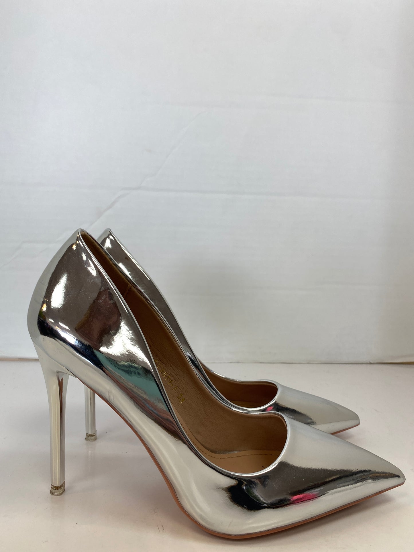 Shoes Heels Stiletto By Clothes Mentor In Silver, Size: 7.5