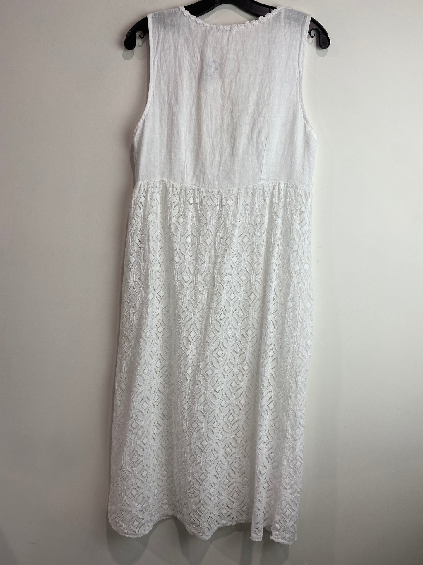 Swimwear Cover-up By Clothes Mentor In White, Size: Onesize