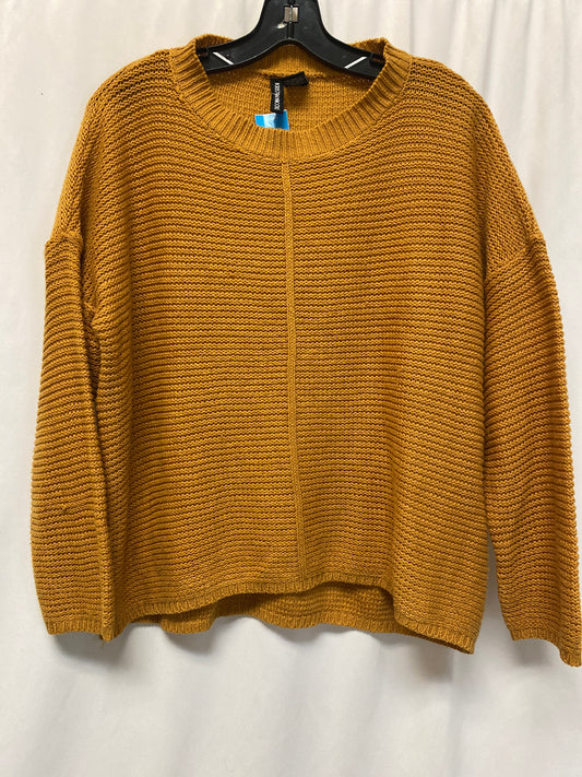 Sweater By Clothes Mentor In Yellow, Size: M