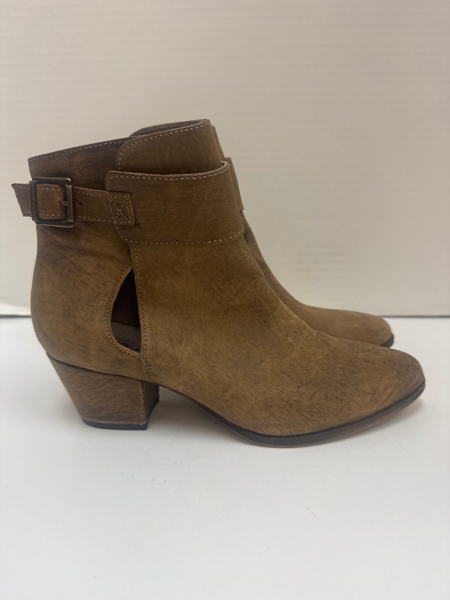 Boots Ankle Heels By Free People In Brown, Size: 8.5