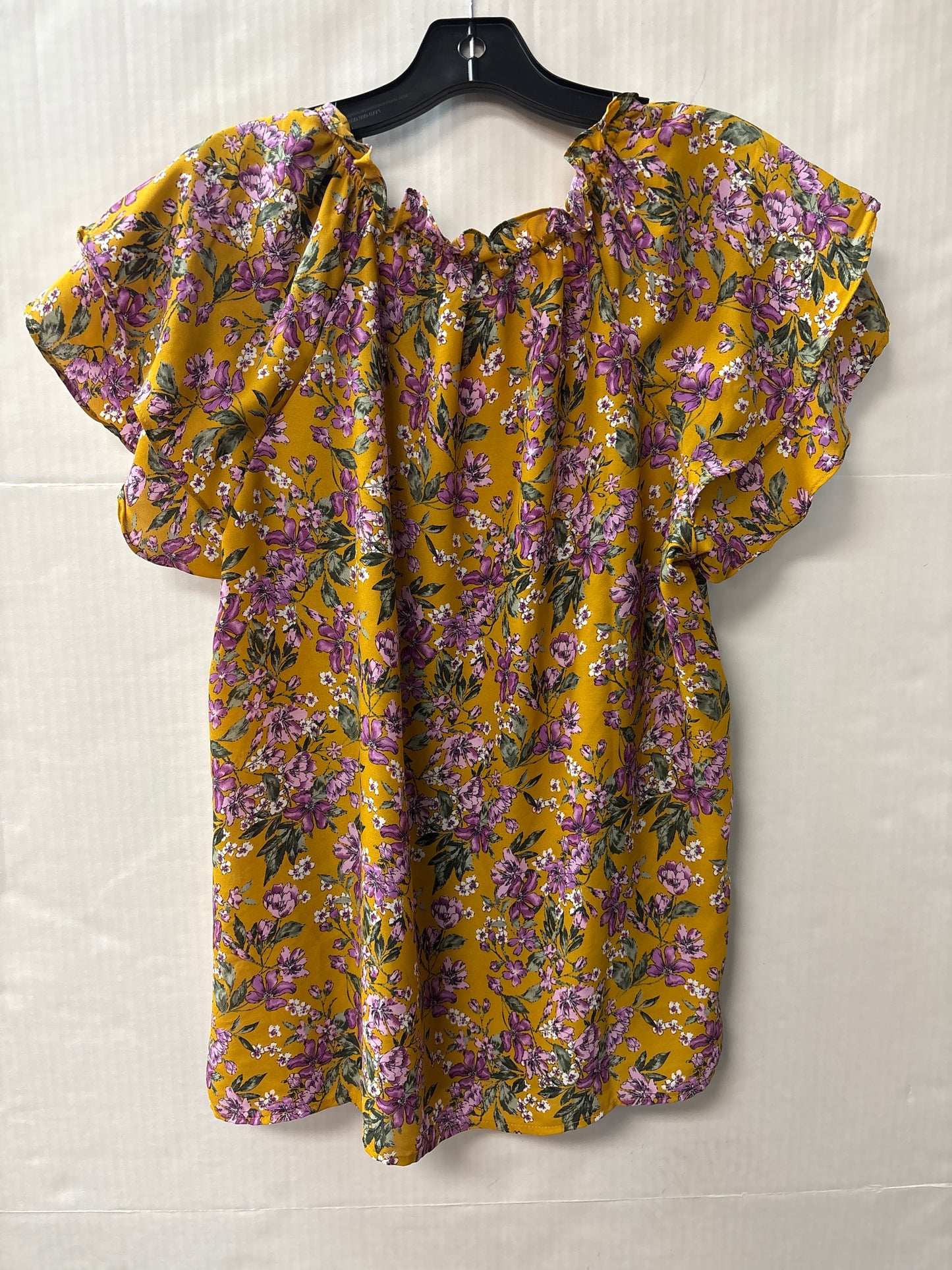 Top Short Sleeve By Pleione In Purple & Yellow, Size: L