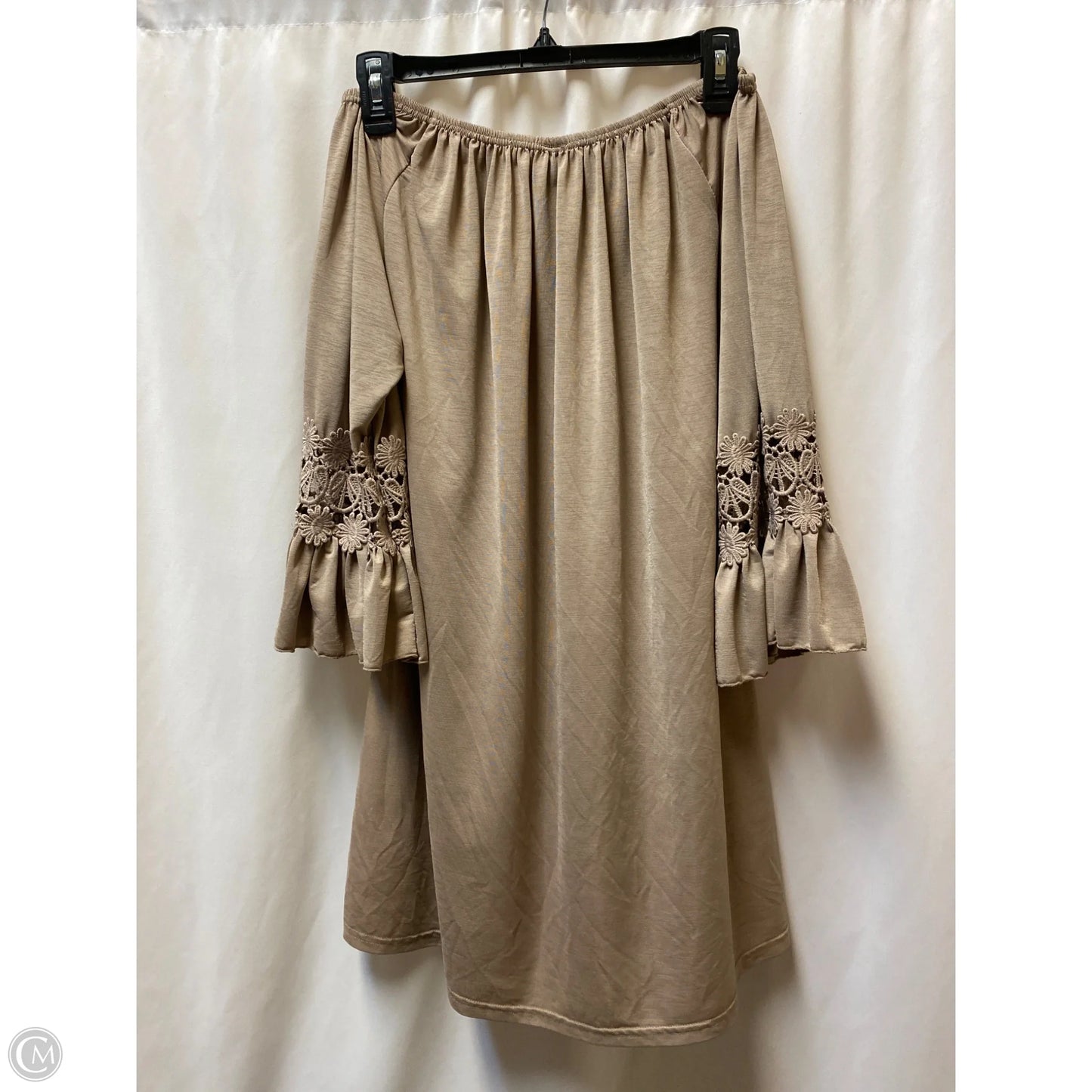 Tunic Long Sleeve By Clothes Mentor In Beige, Size: L