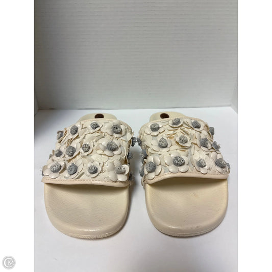 Sandals Flats By Clothes Mentor In Cream, Size: 10